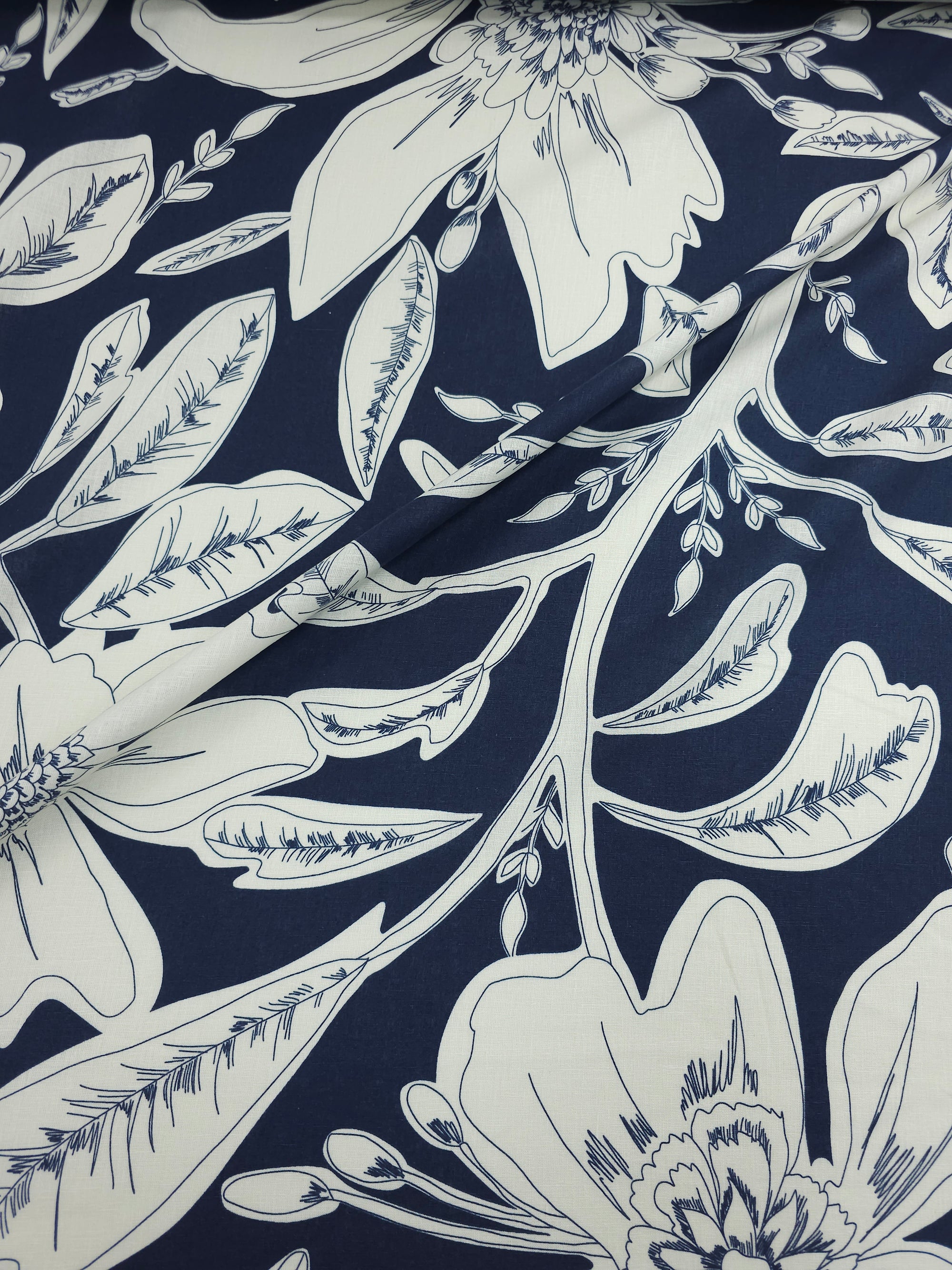 Navy/Ivory Large Floral 100% Linen *DEFECT*