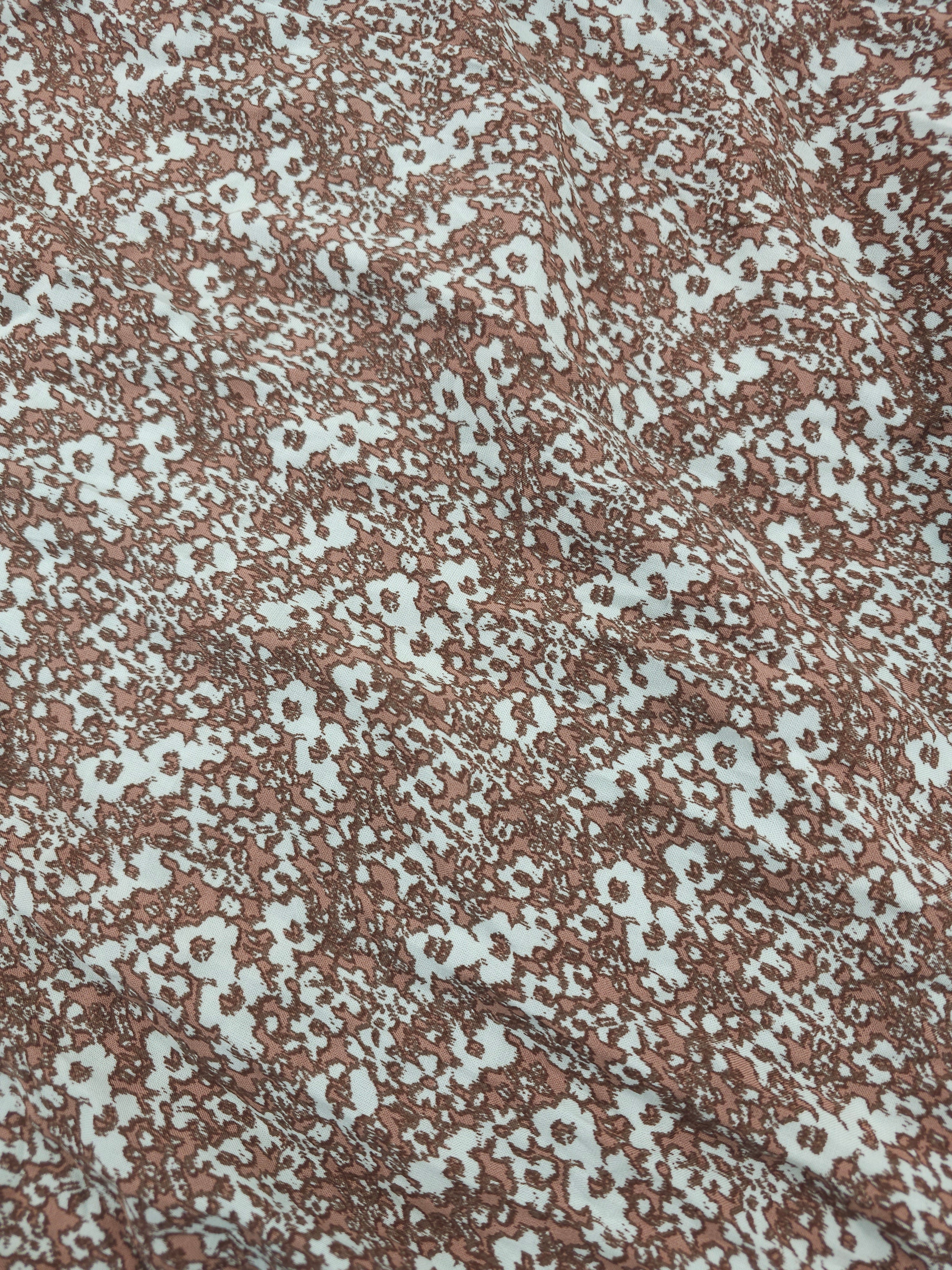 Little caramel flower Viscose- 3.7m piece