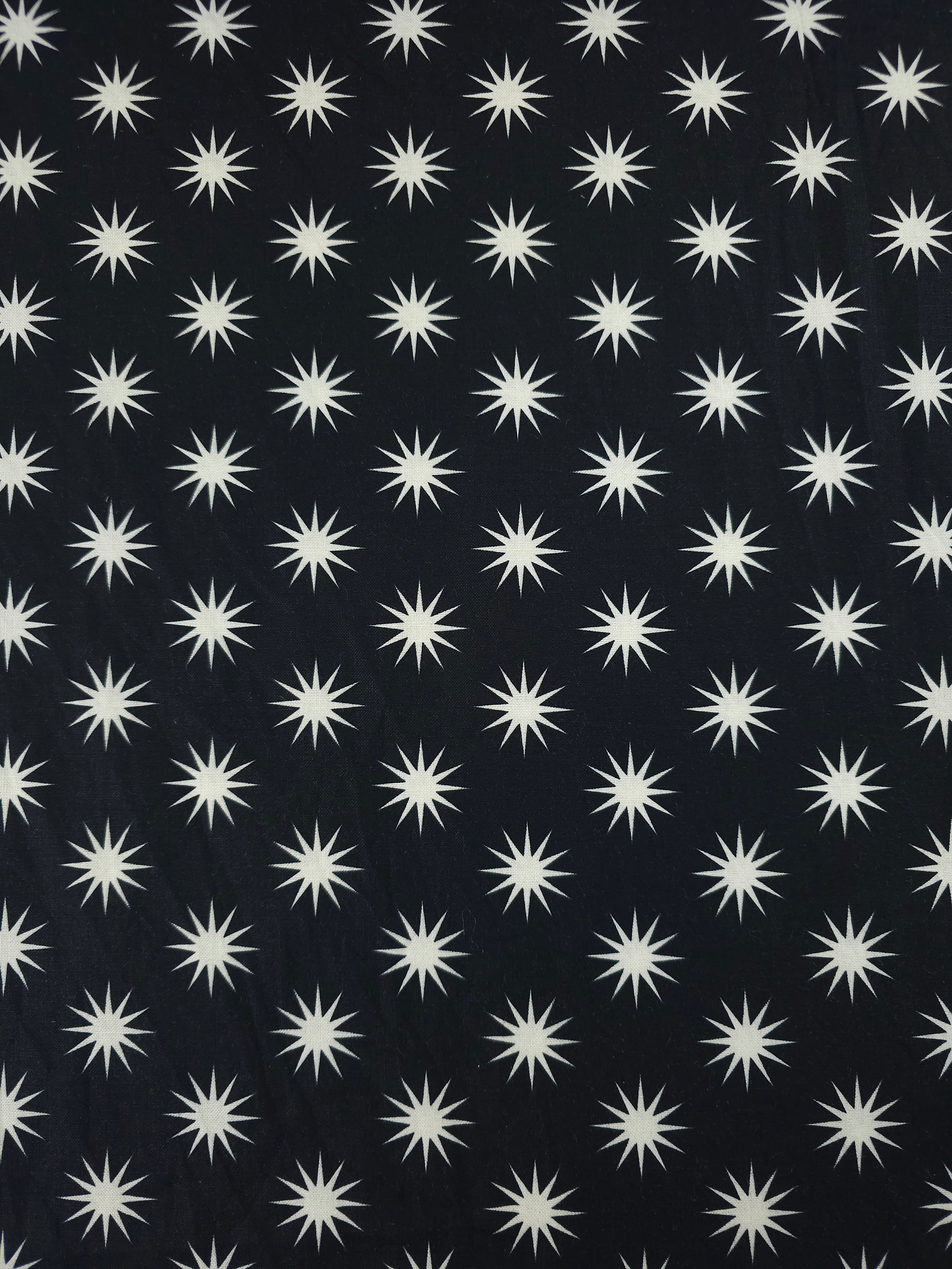 Black/Ivory Abstract Star 100% Cotton