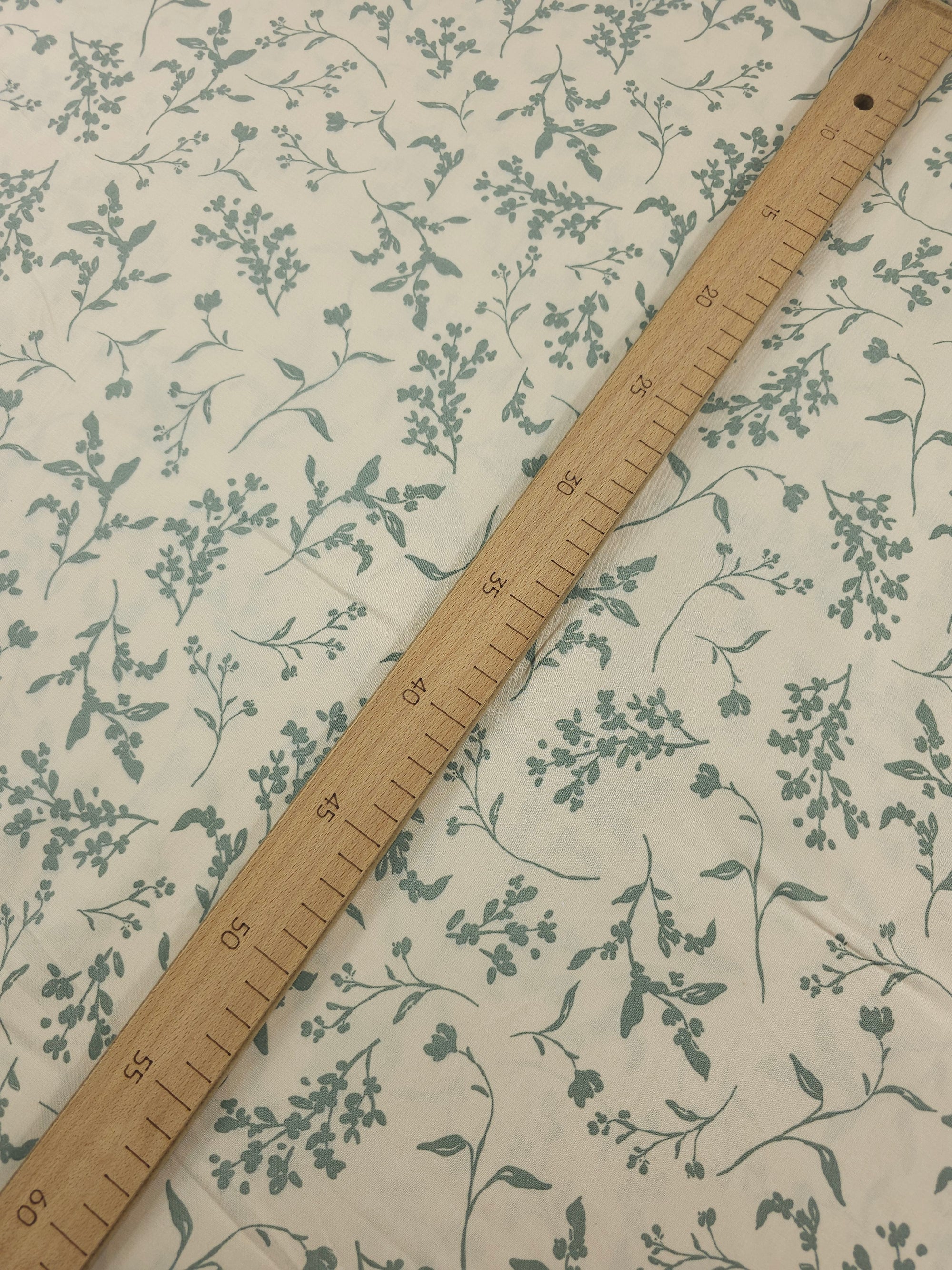 Cream/Sage Tossed Stems Lightweight Cotton 60"