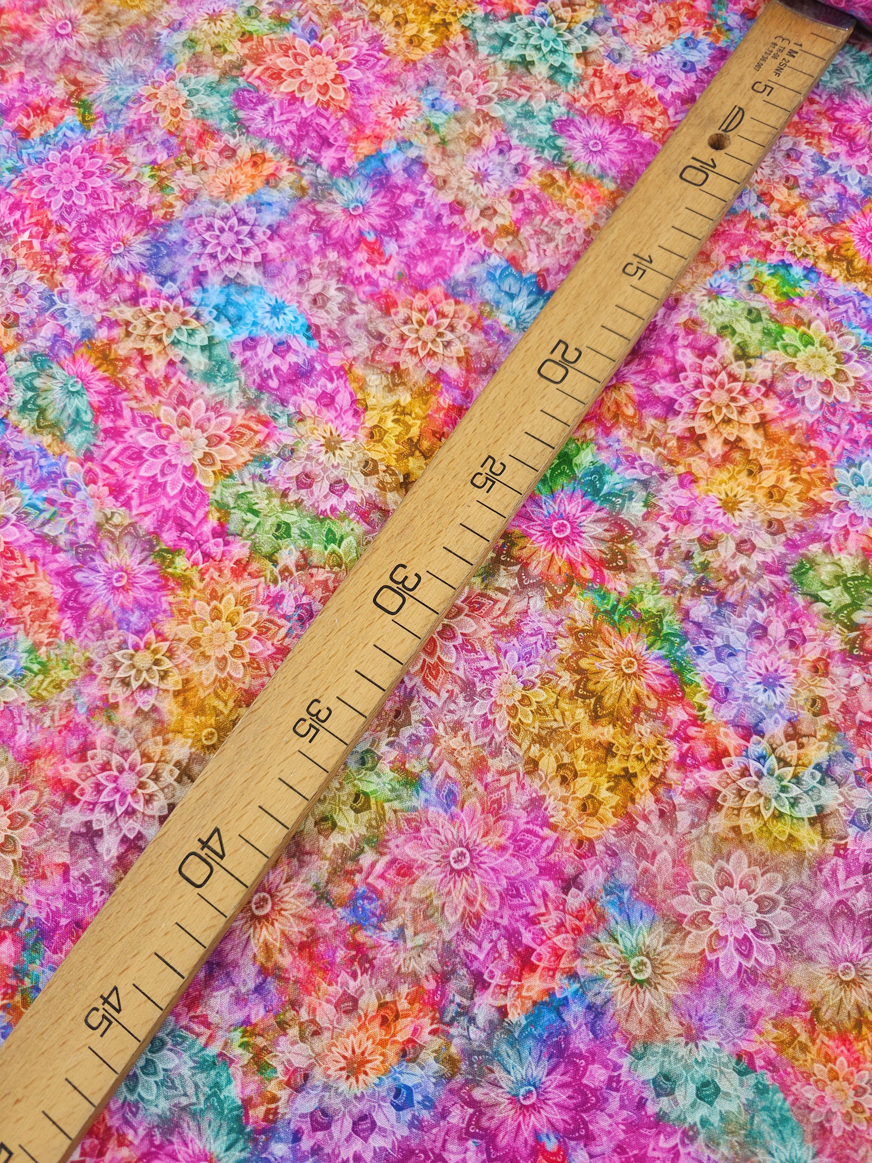 Light Multicolour Dancing Dahlias Kaleidoscope 100% Cotton
