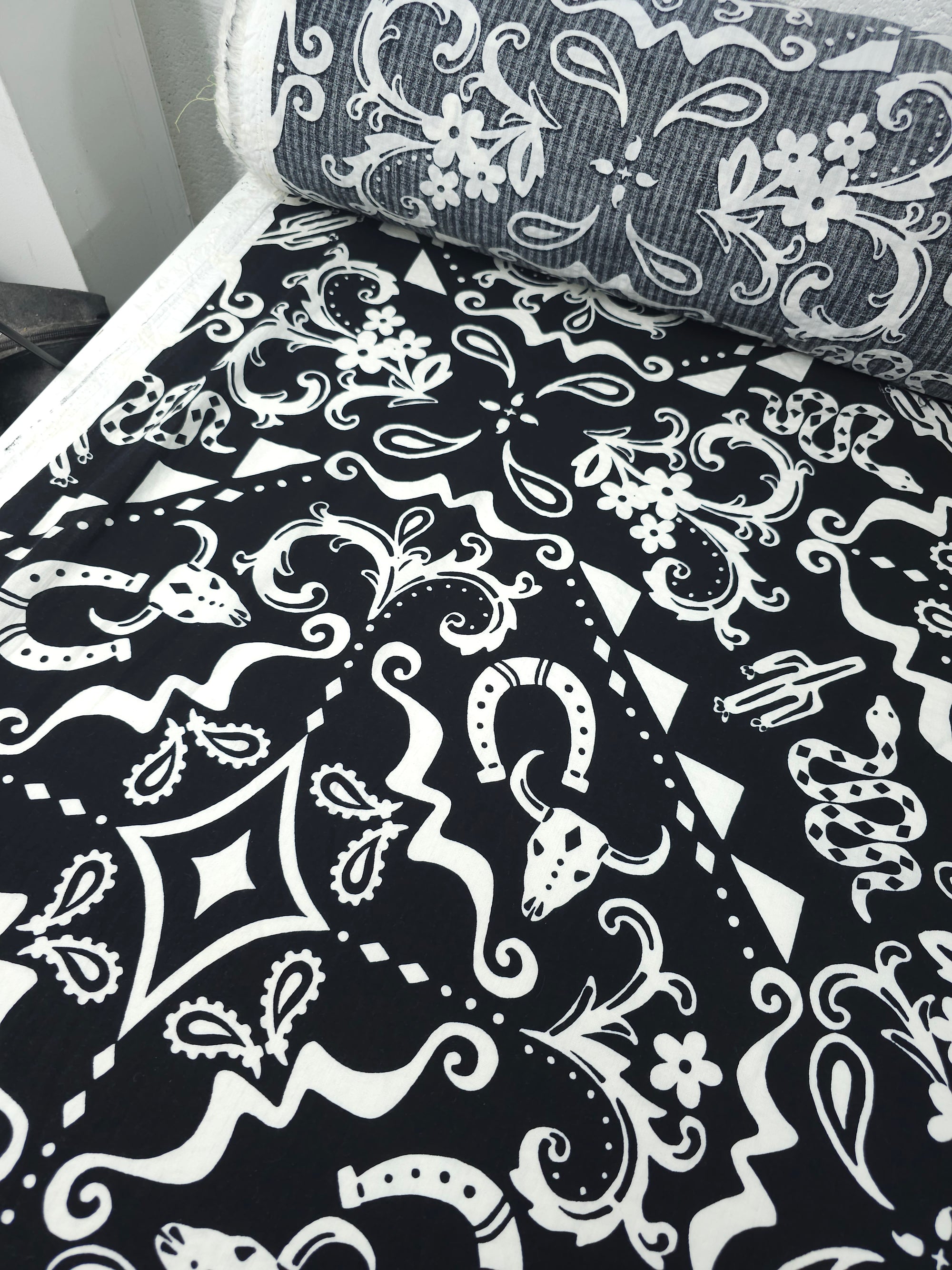 Black/White Rodeo Damask Abstract Cotton Viscose - New Look