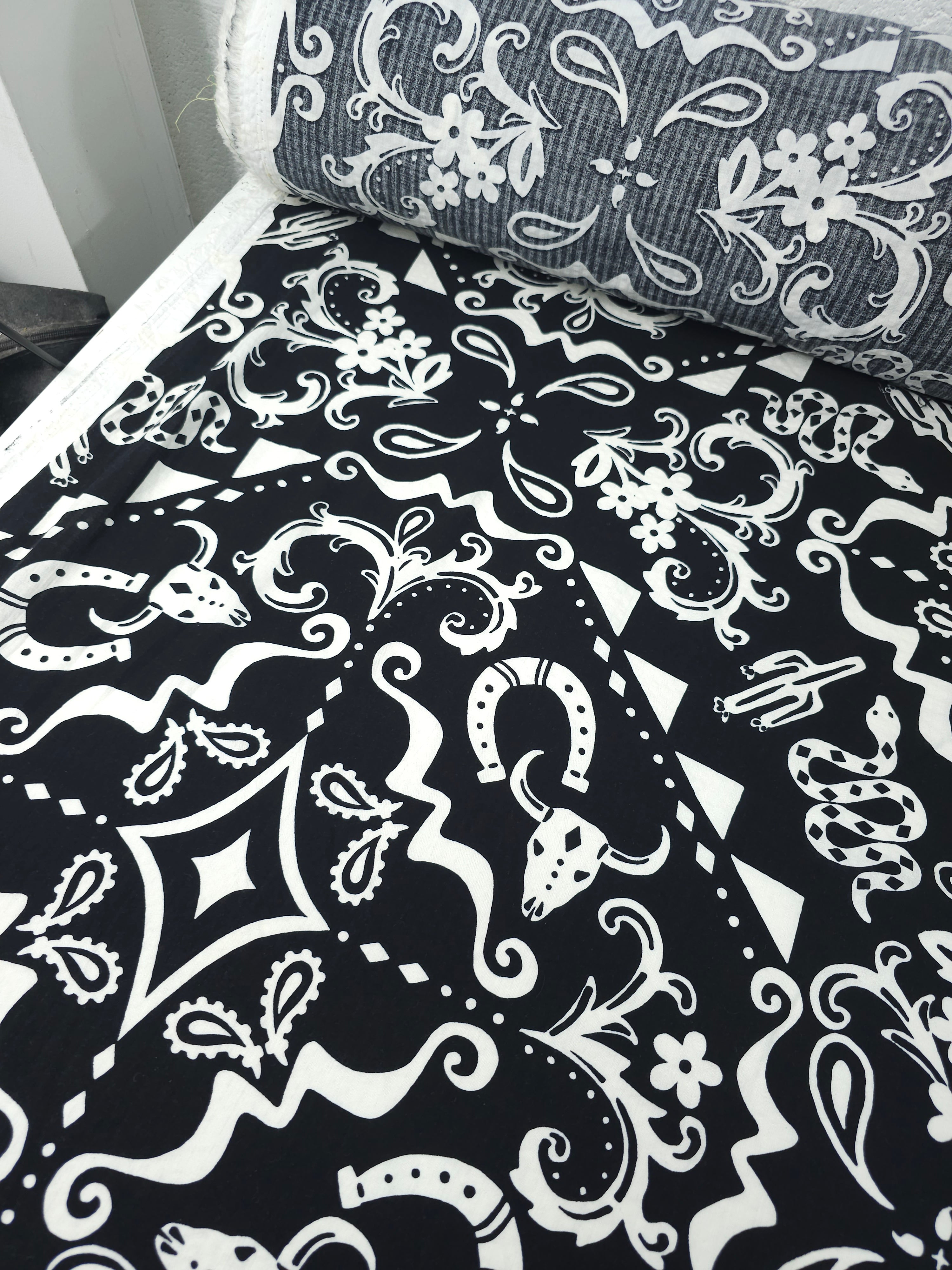 Black/White Rodeo Damask Abstract Cotton Viscose - New Look