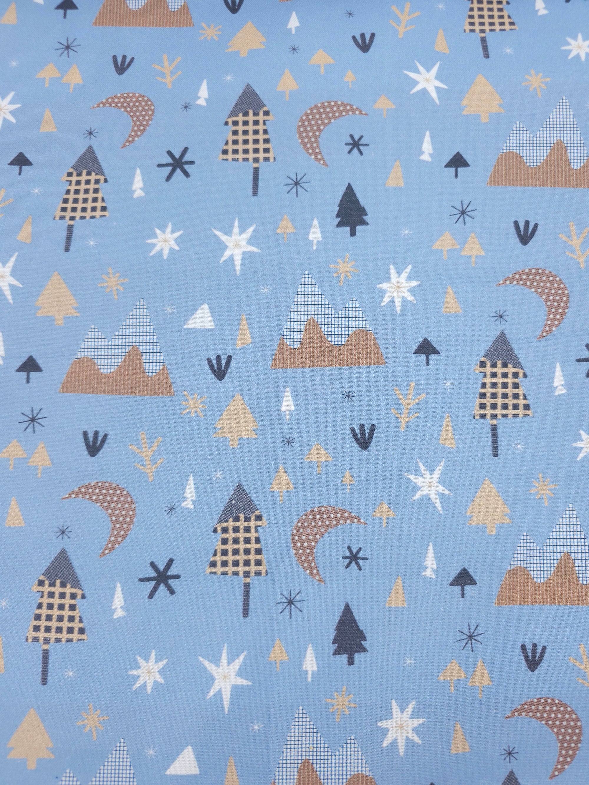 Festive Mountain Peak 100% Cotton