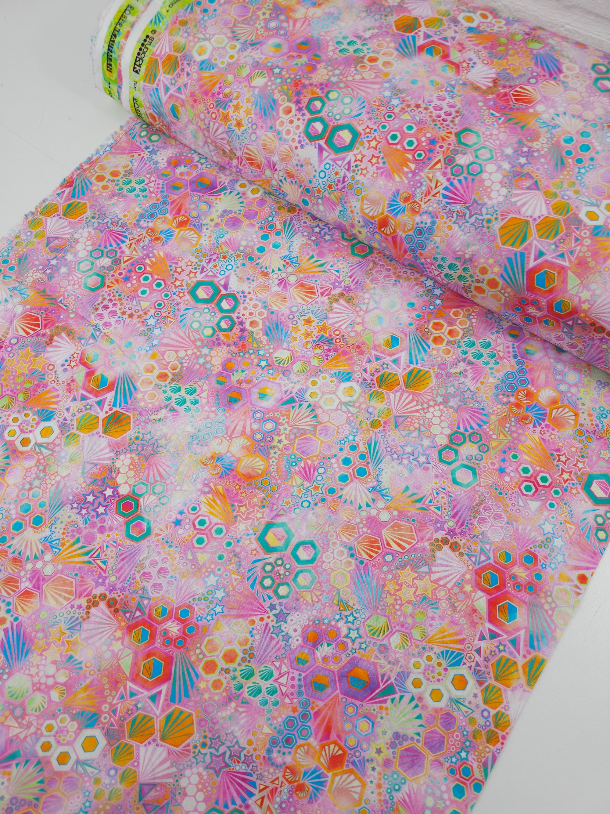 Pink Star Phantasma 100% Cotton - Robert Kaufman