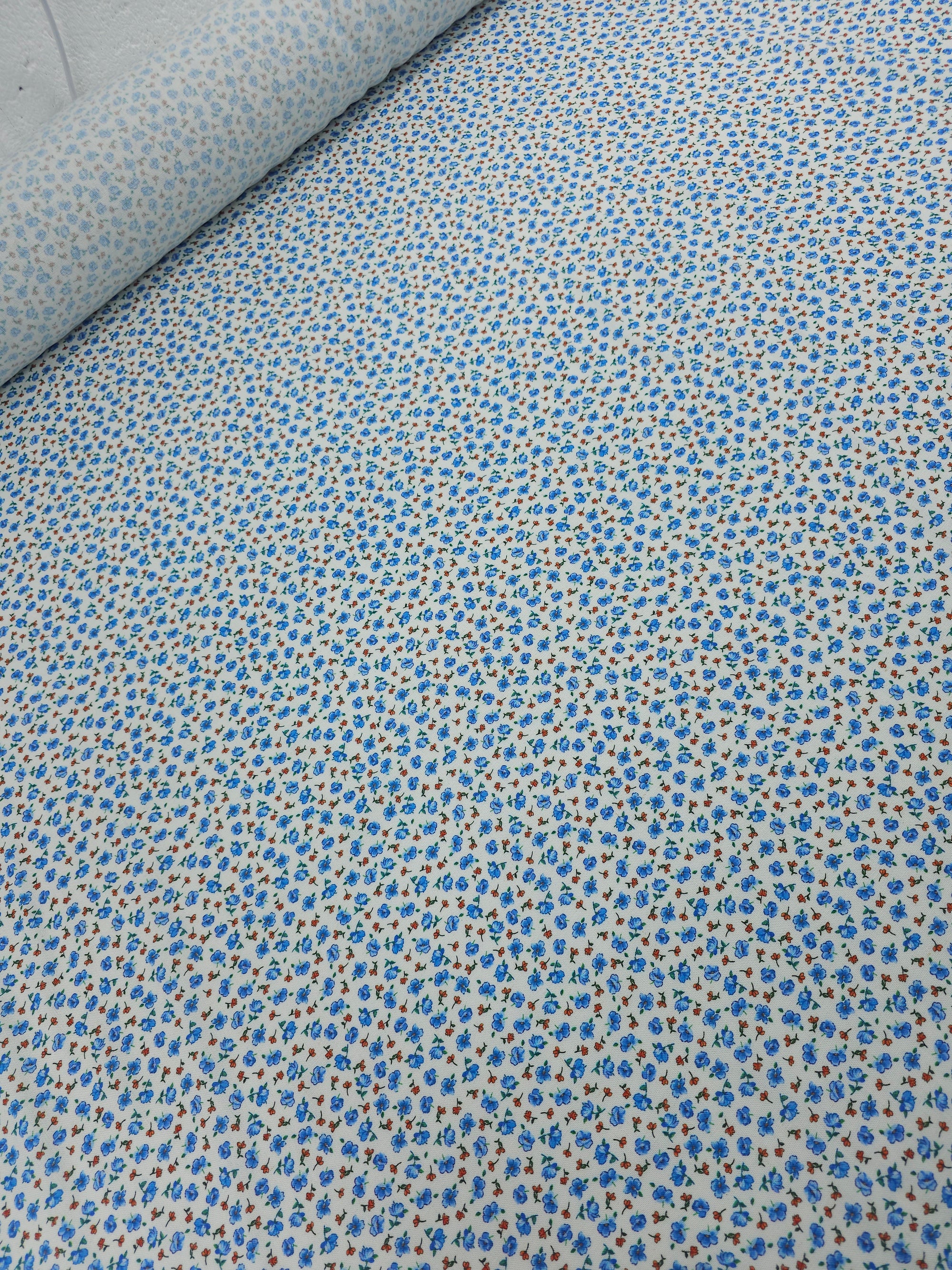 Blue/Red Ditsy Floating Floral Viscose Linen