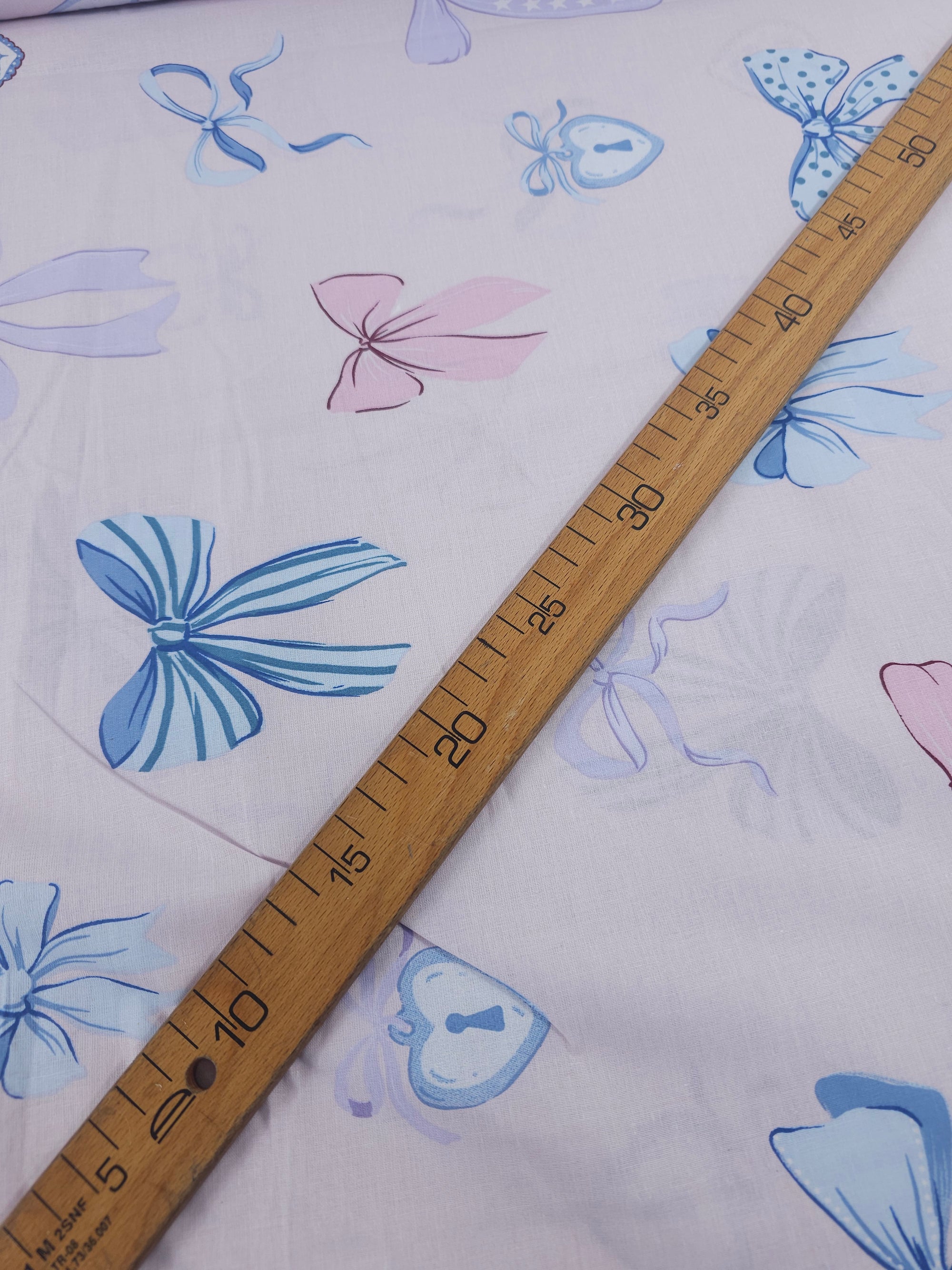 Pastel Bow Charm 100% Cotton 102” - Primark *EXTRA WIDE*