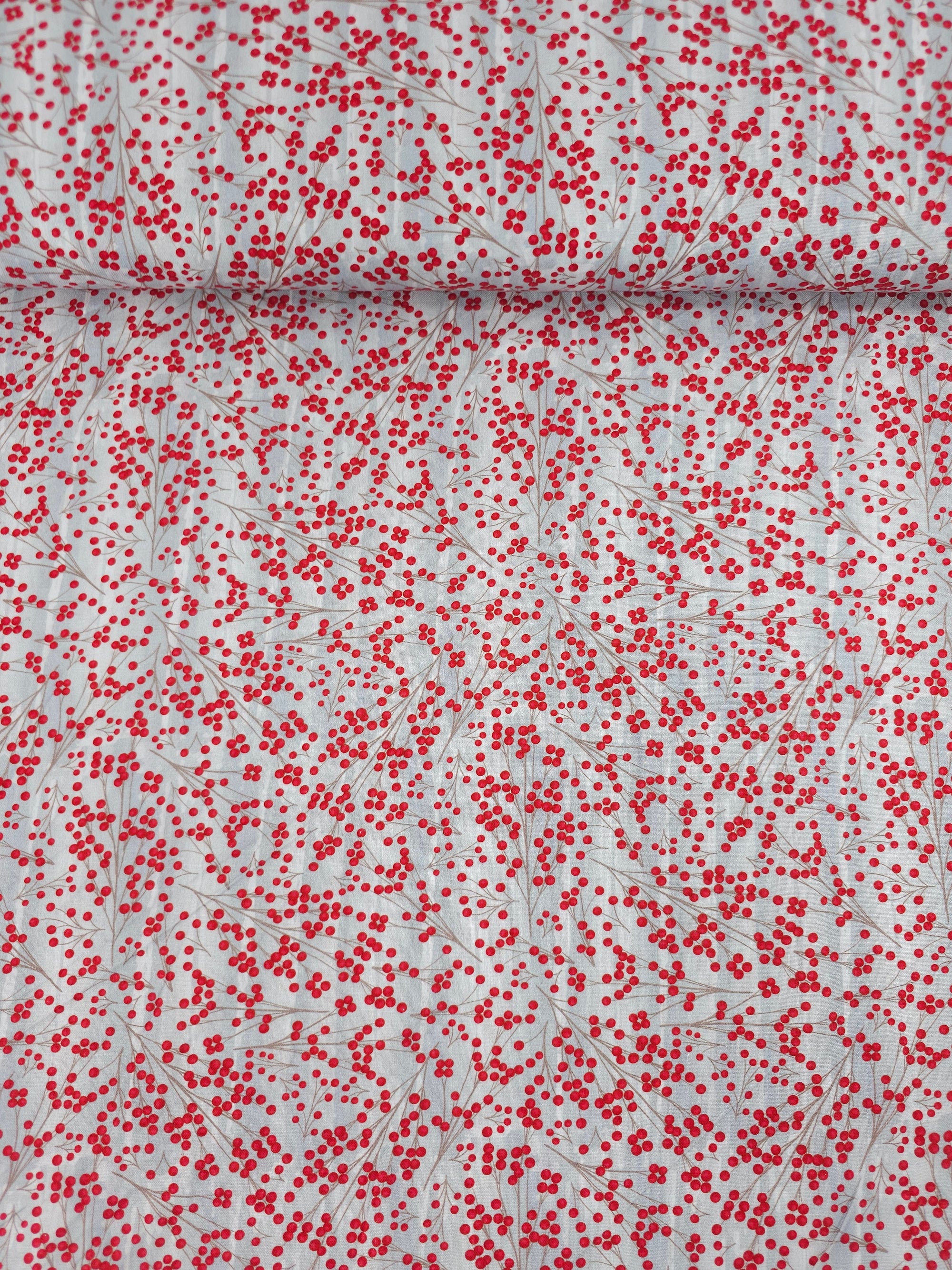 Winter Frost Cranberries 100% Cotton