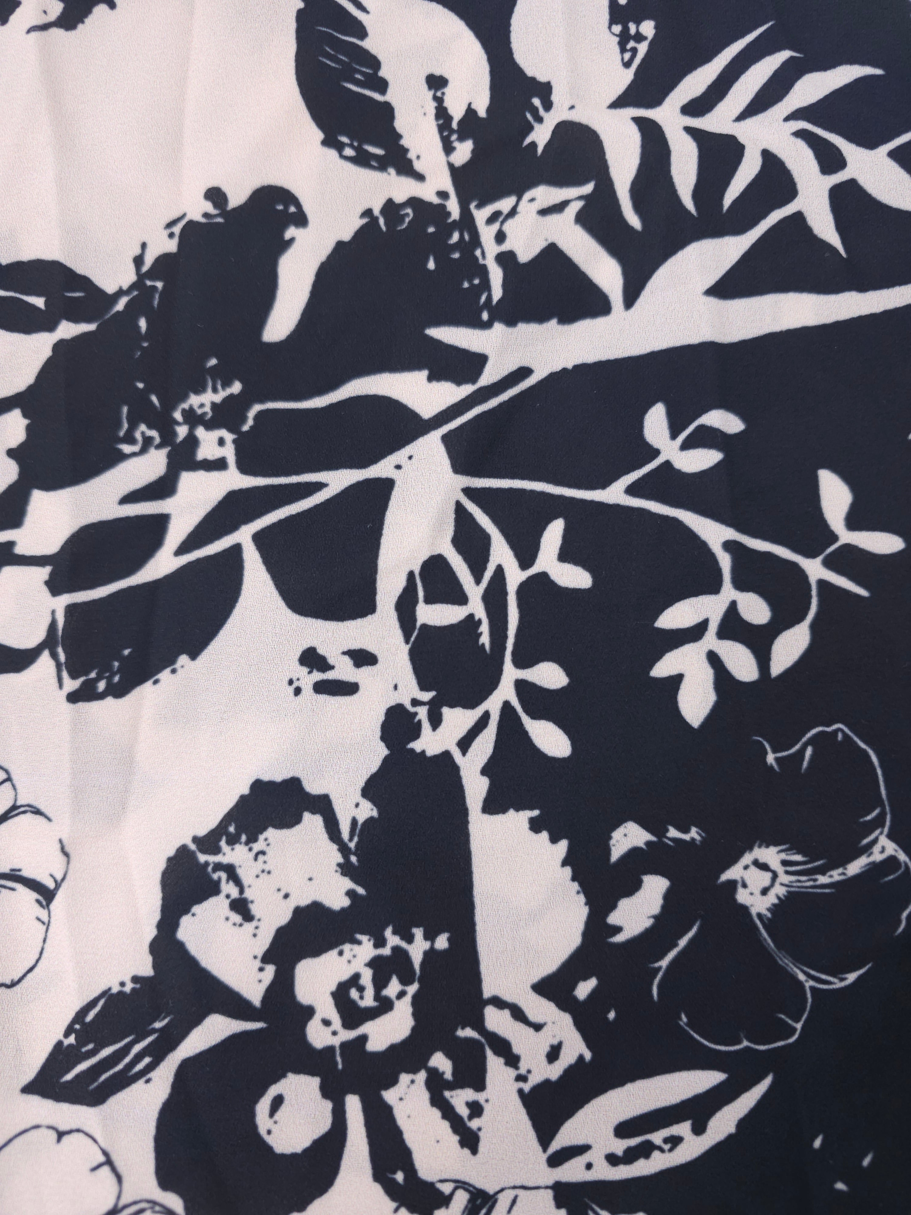 Floral opposites Viscose- 5m piece