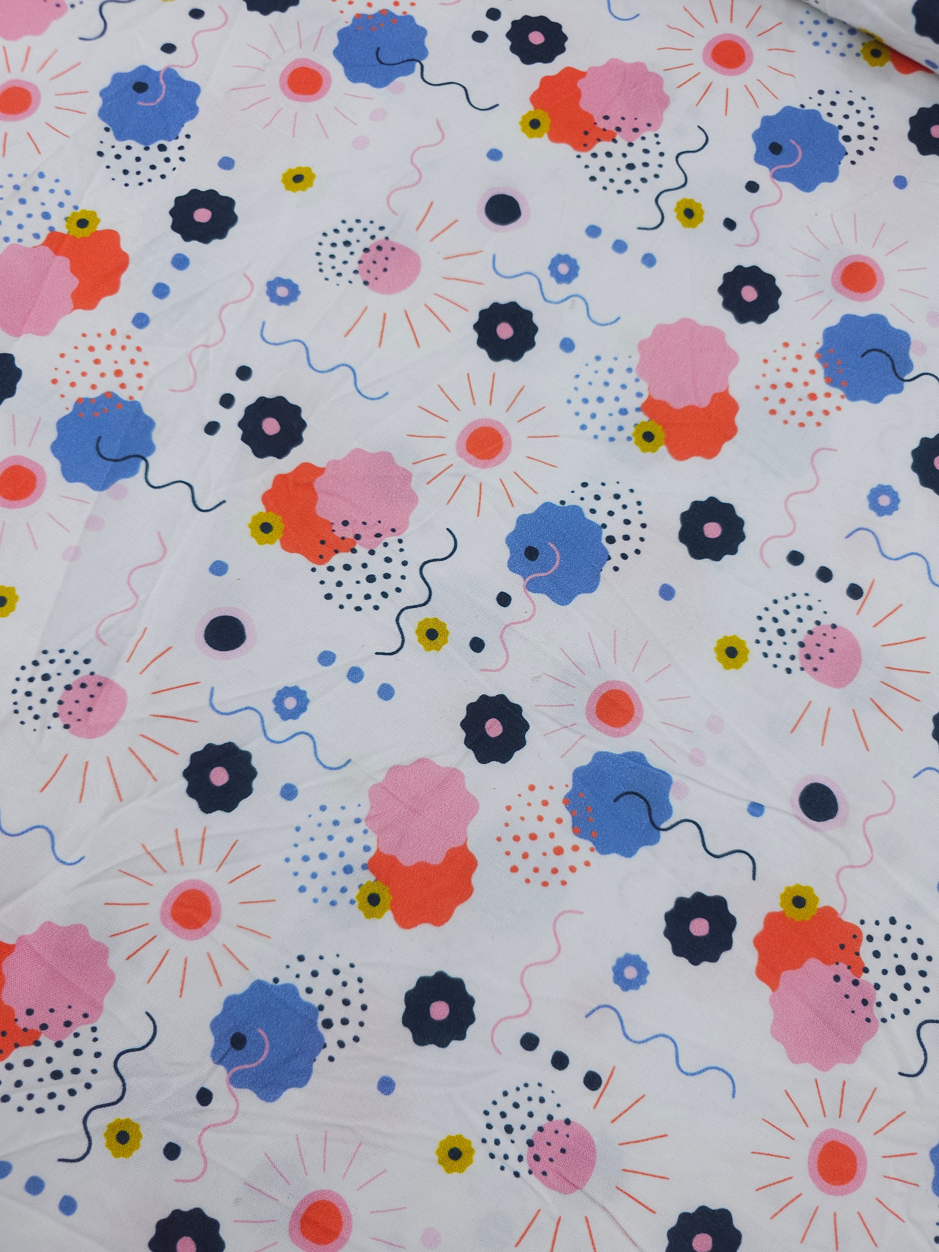 Abstract Squiggle Puff 100% Cotton
