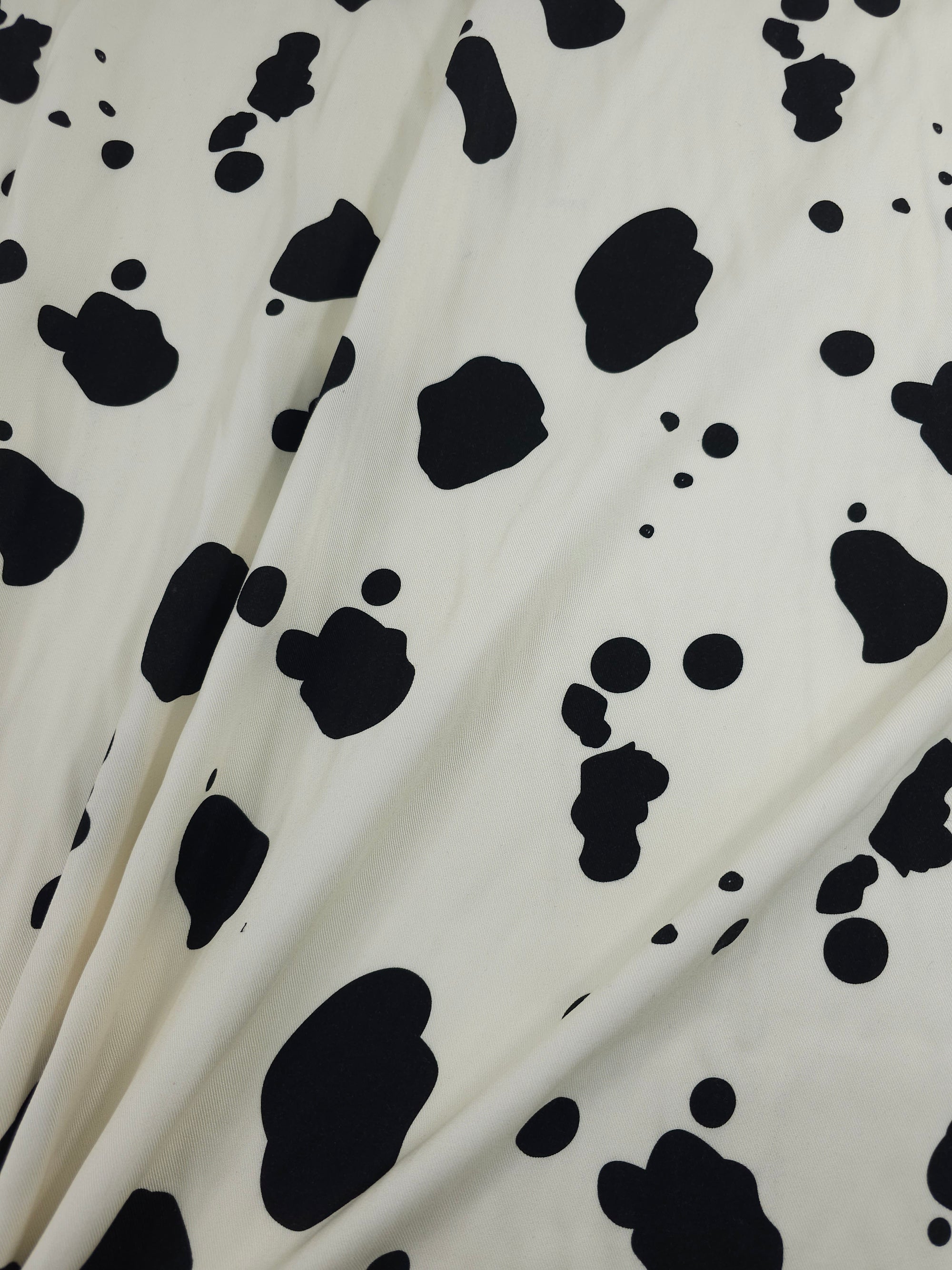 Ivory/Black Irregular Cow Viscose Twill *DEFECT*