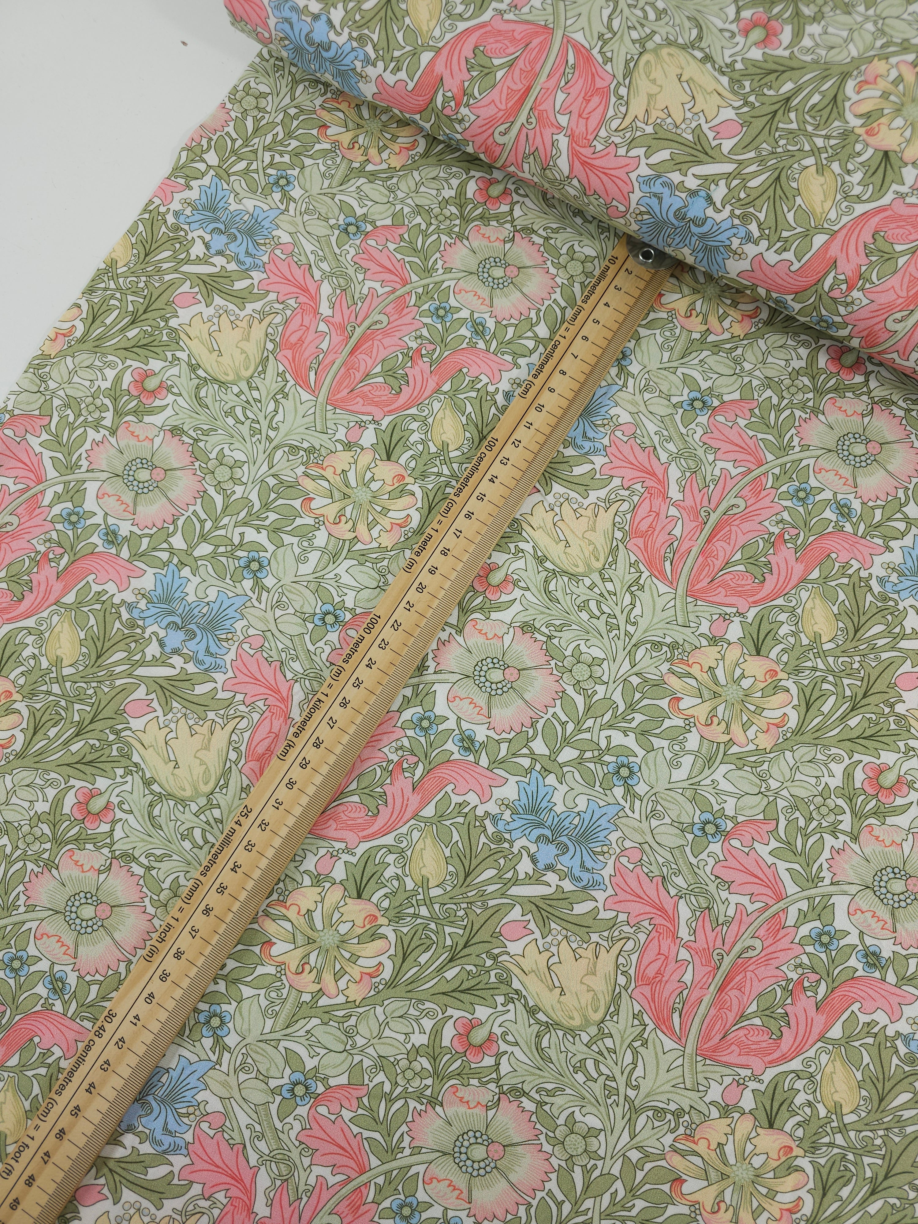 Compton Floral 100% Cotton - William Morris