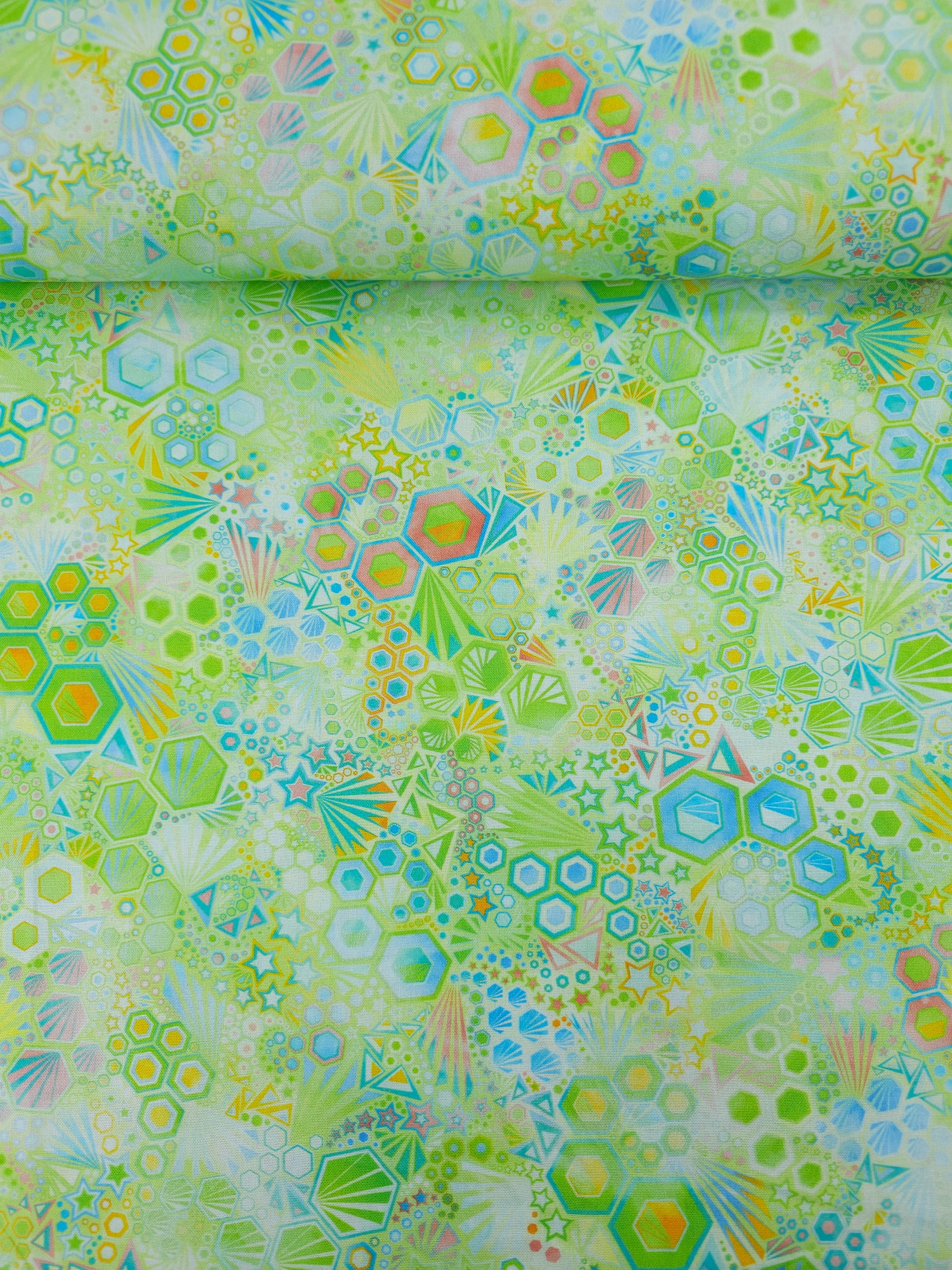 Lime Star Phantasma 100% Cotton - Robert Kaufman