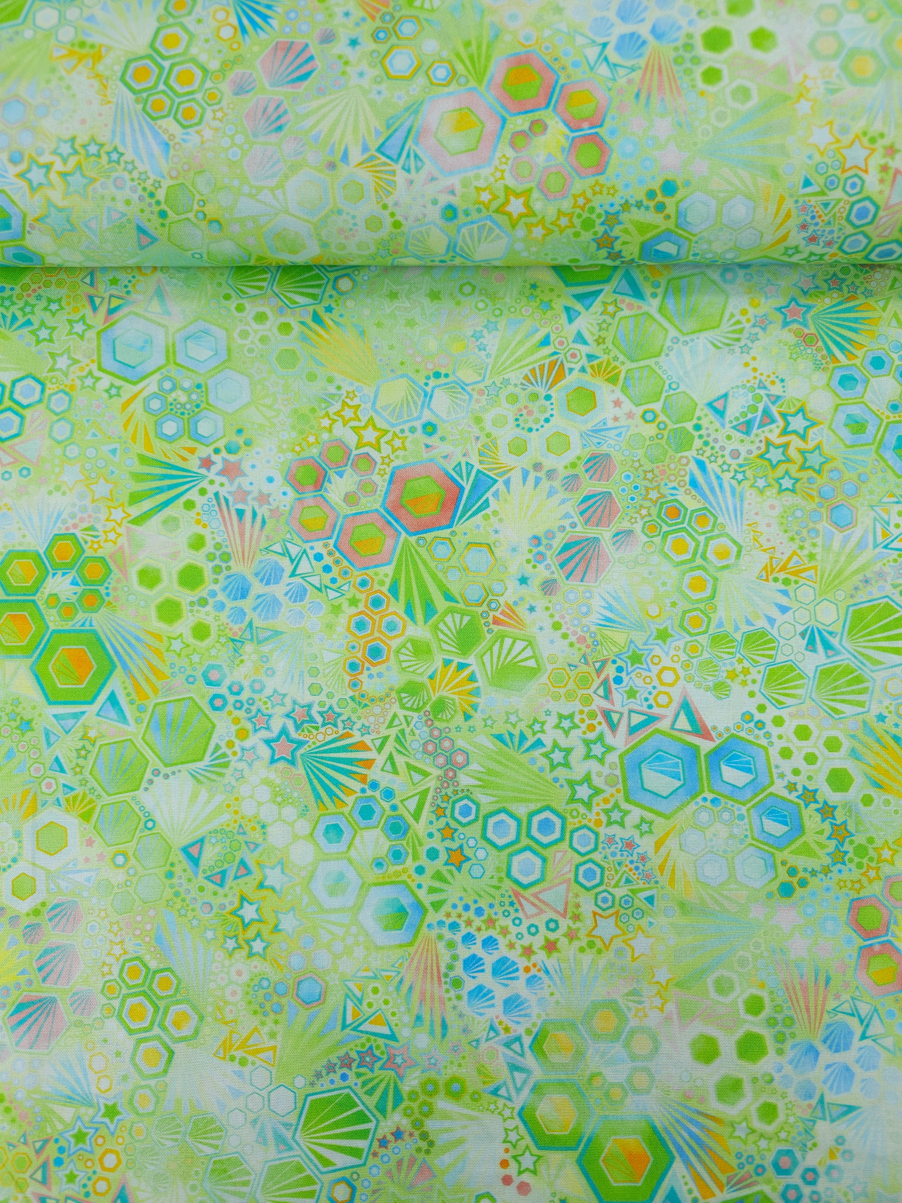 Lime Star Phantasma 100% Cotton - Robert Kaufman