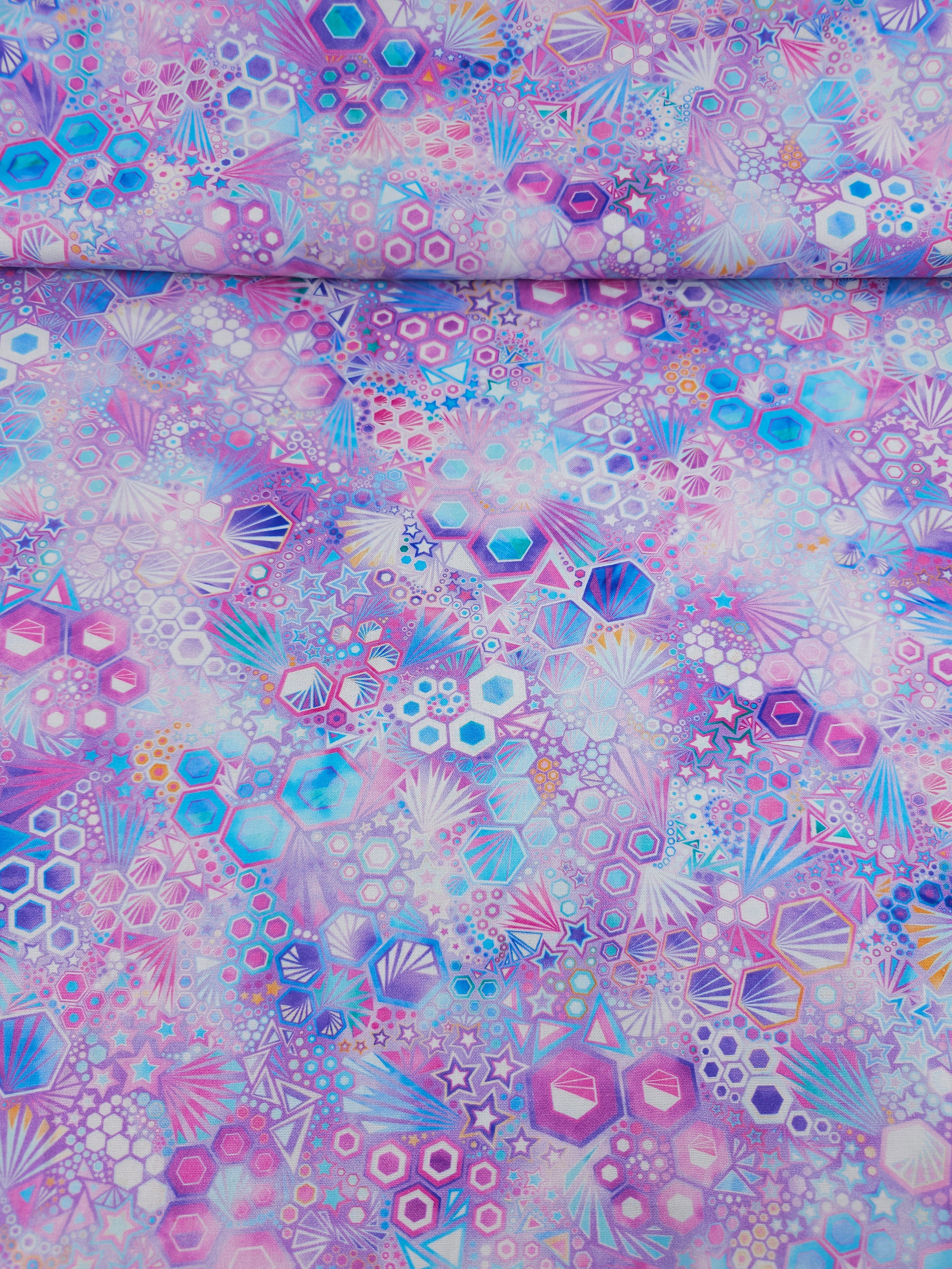 Lilac Star Phantasma 100% Cotton - Robert Kaufman