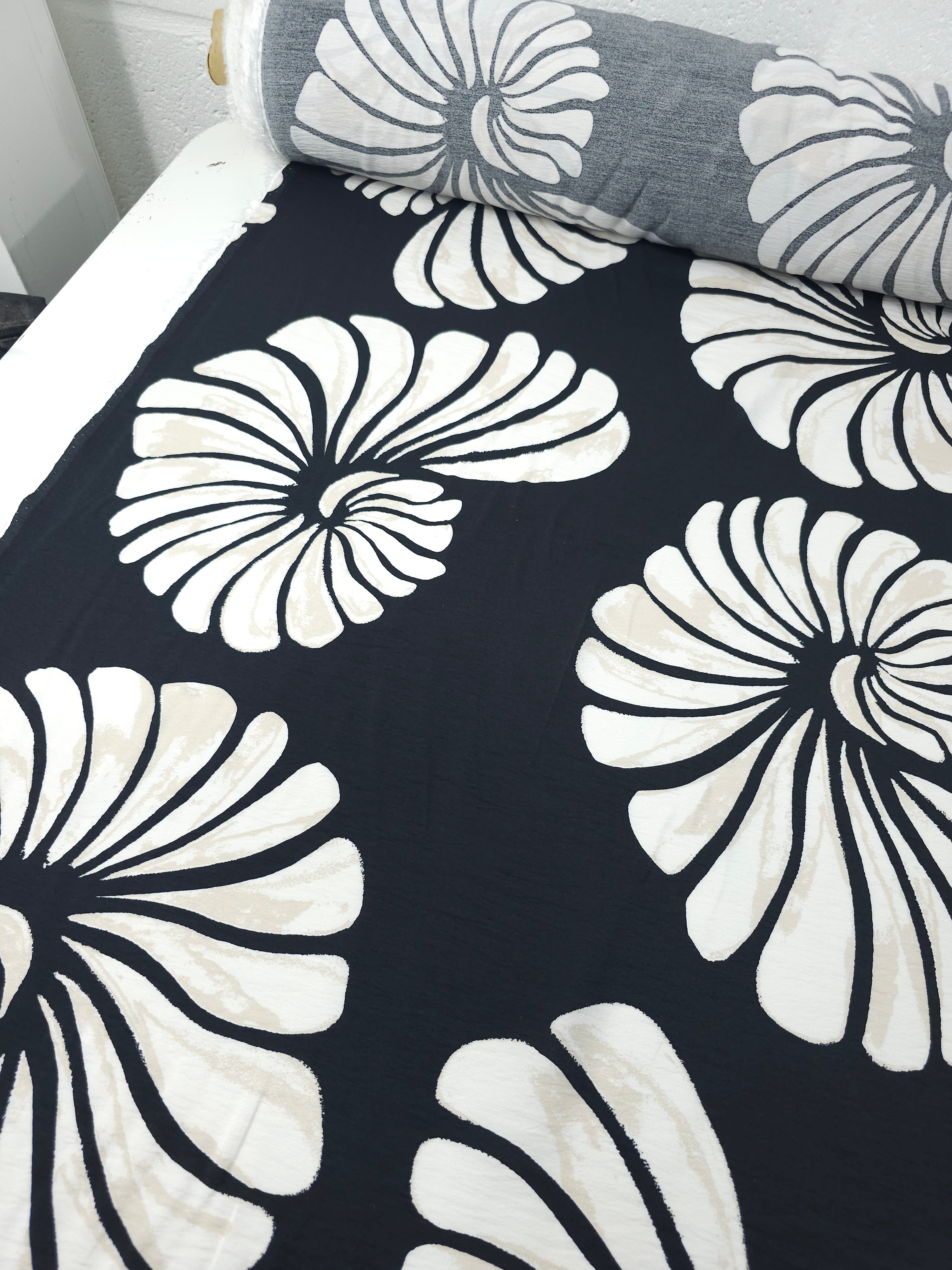Cream/Black Large Shell Modal Viscose