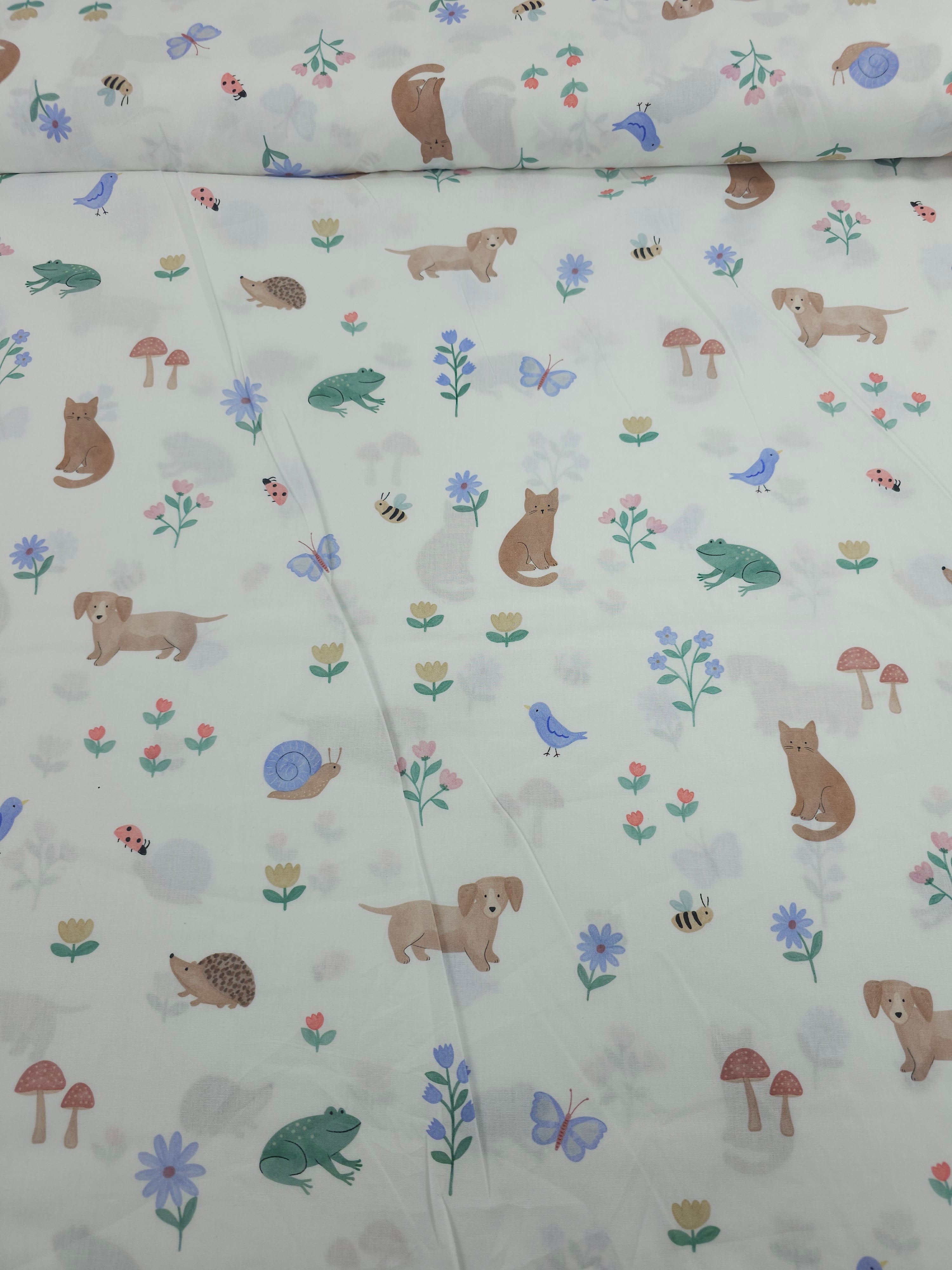 Floral Nature Pets Lightweight Cotton 57"