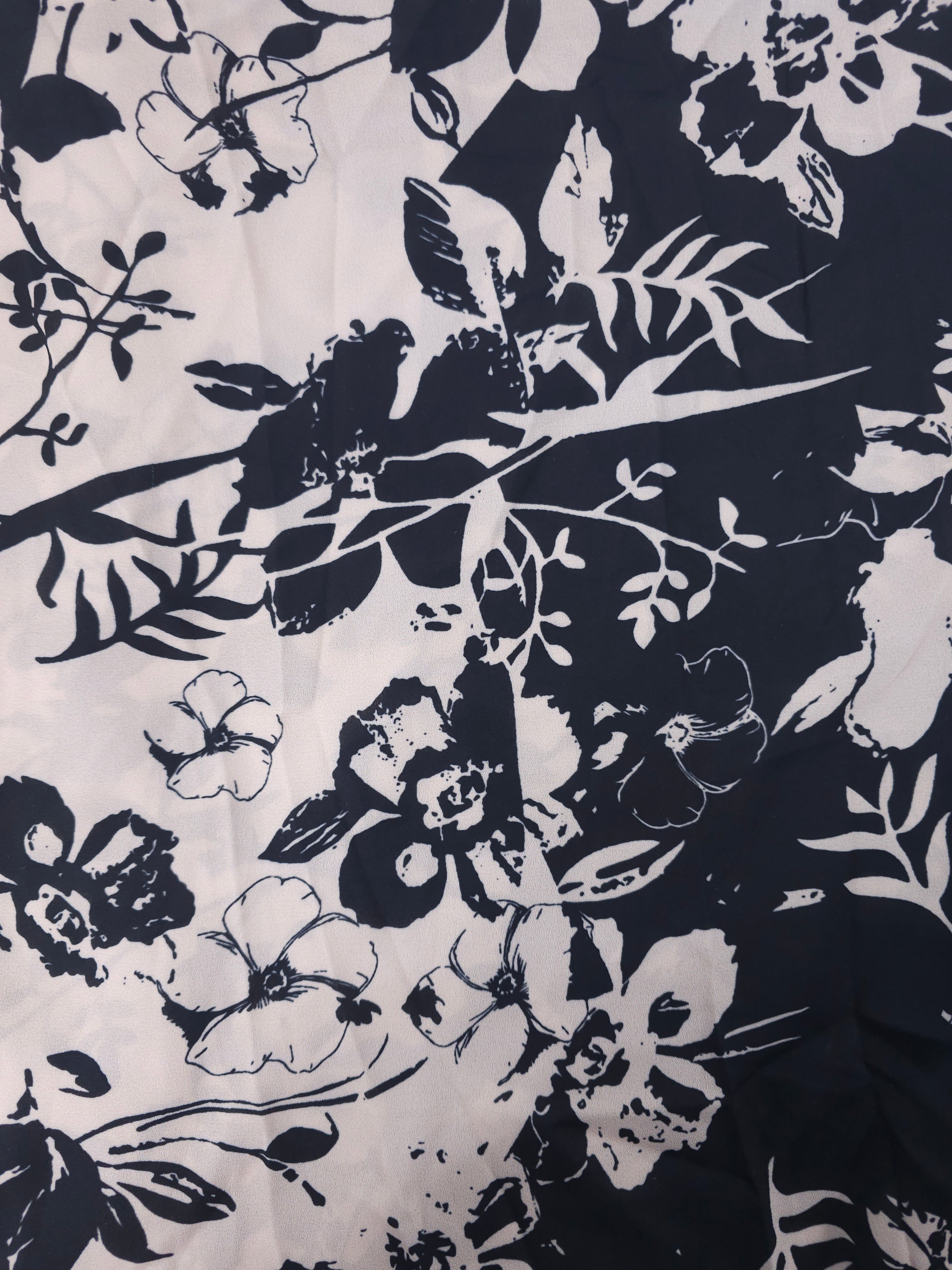 Floral opposites Viscose- 5m piece