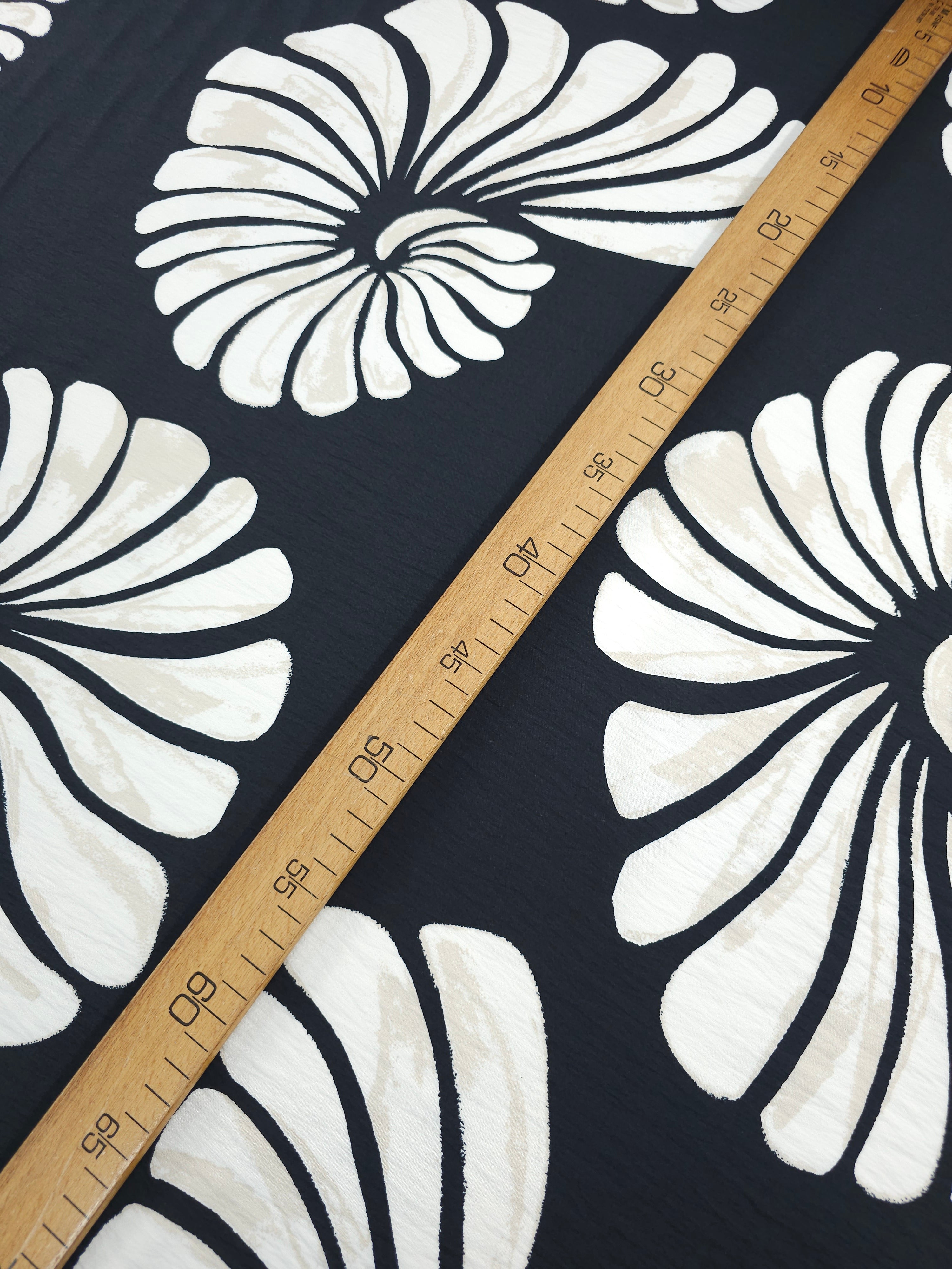 Cream/Black Large Shell Modal Viscose