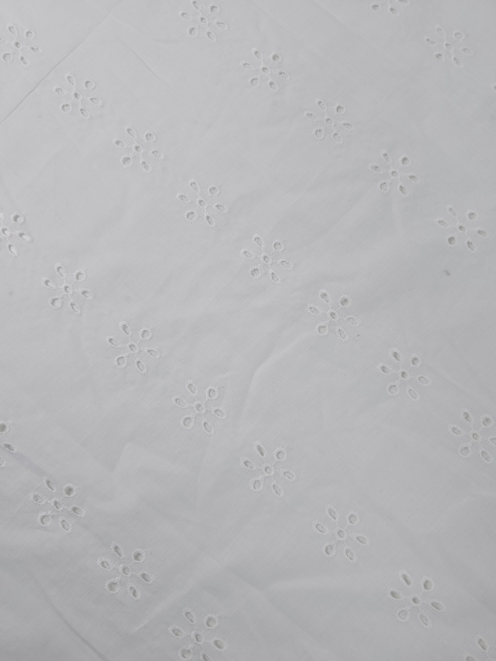 White Daisy Trail Cambric Cotton Broderie Anglaise