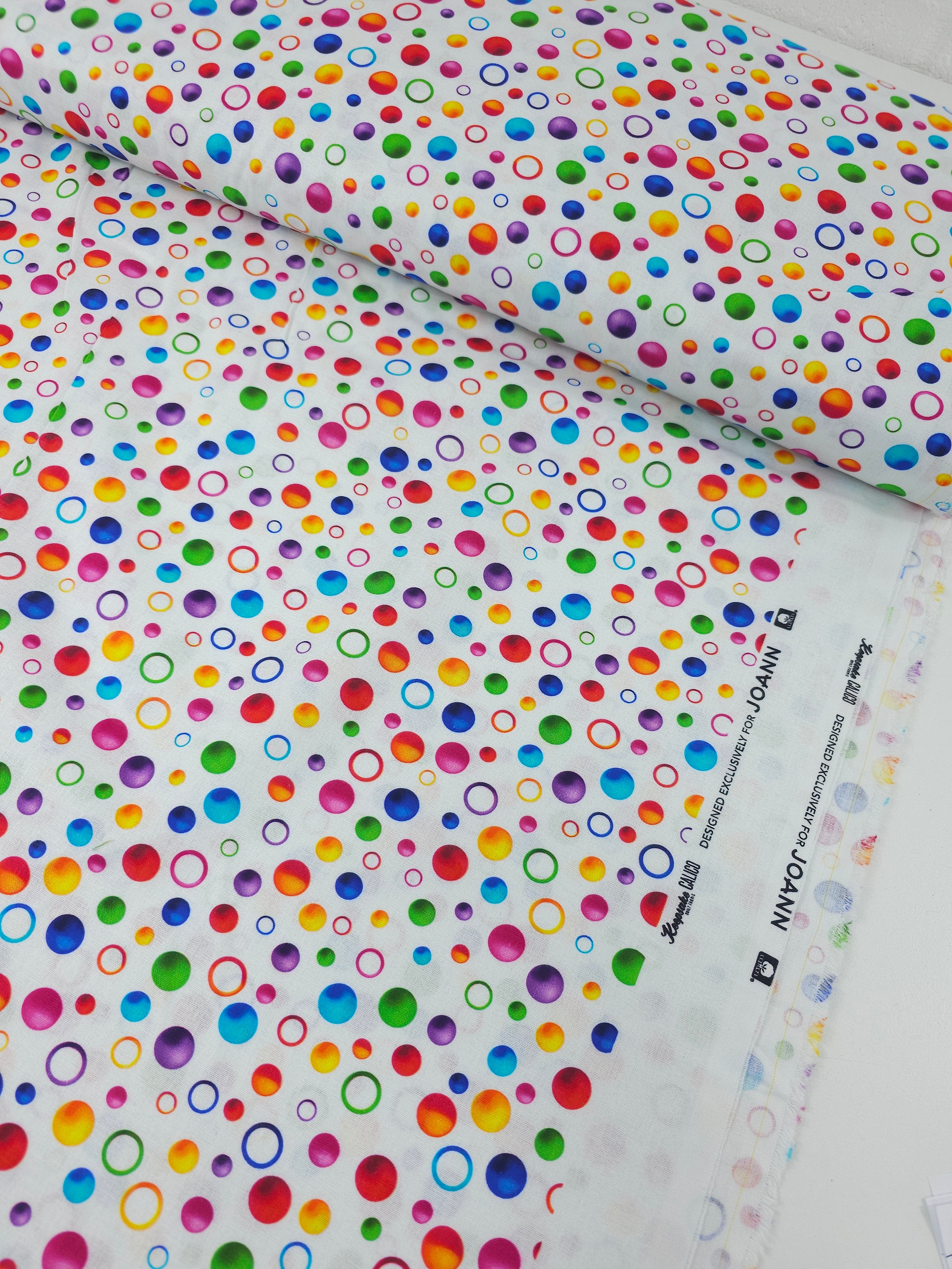 Multicolour White Bubble 100% Cotton - Joann