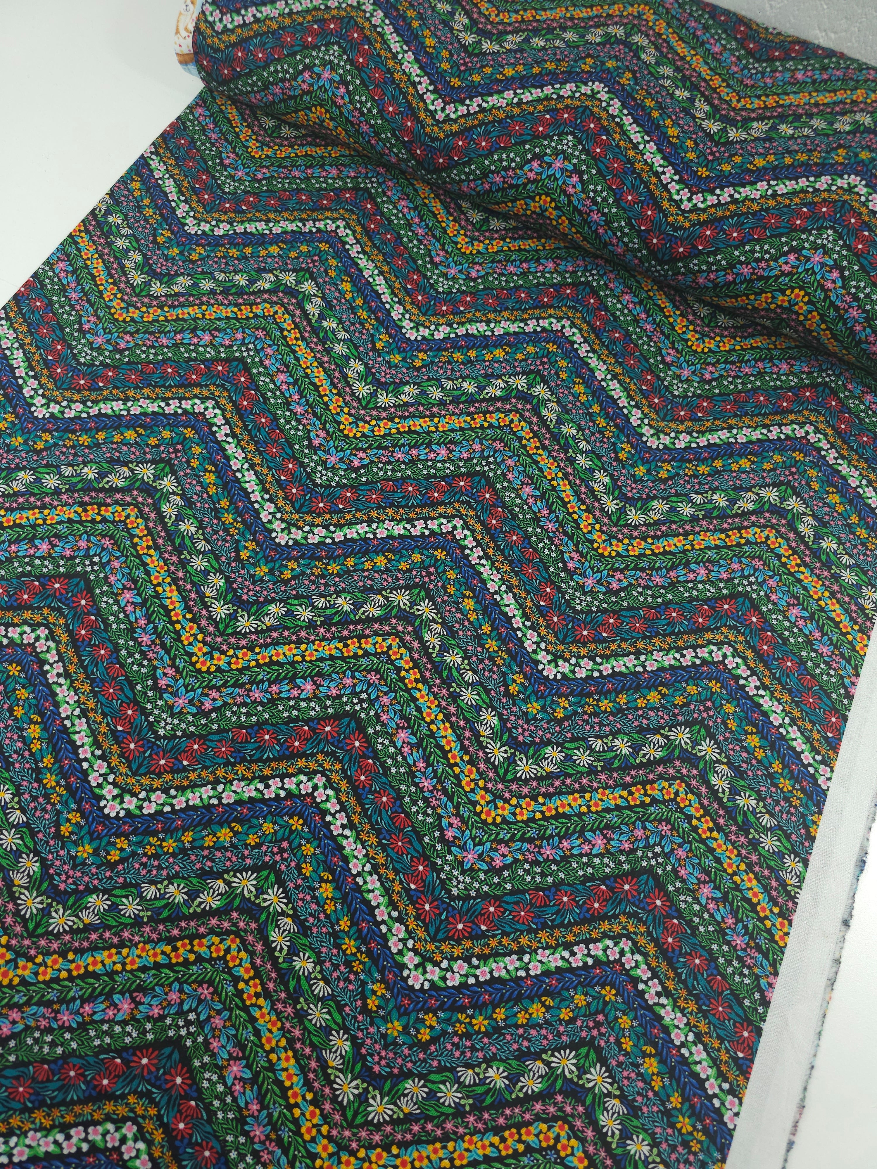 Ditsy Floral ZigZag 100% Cotton