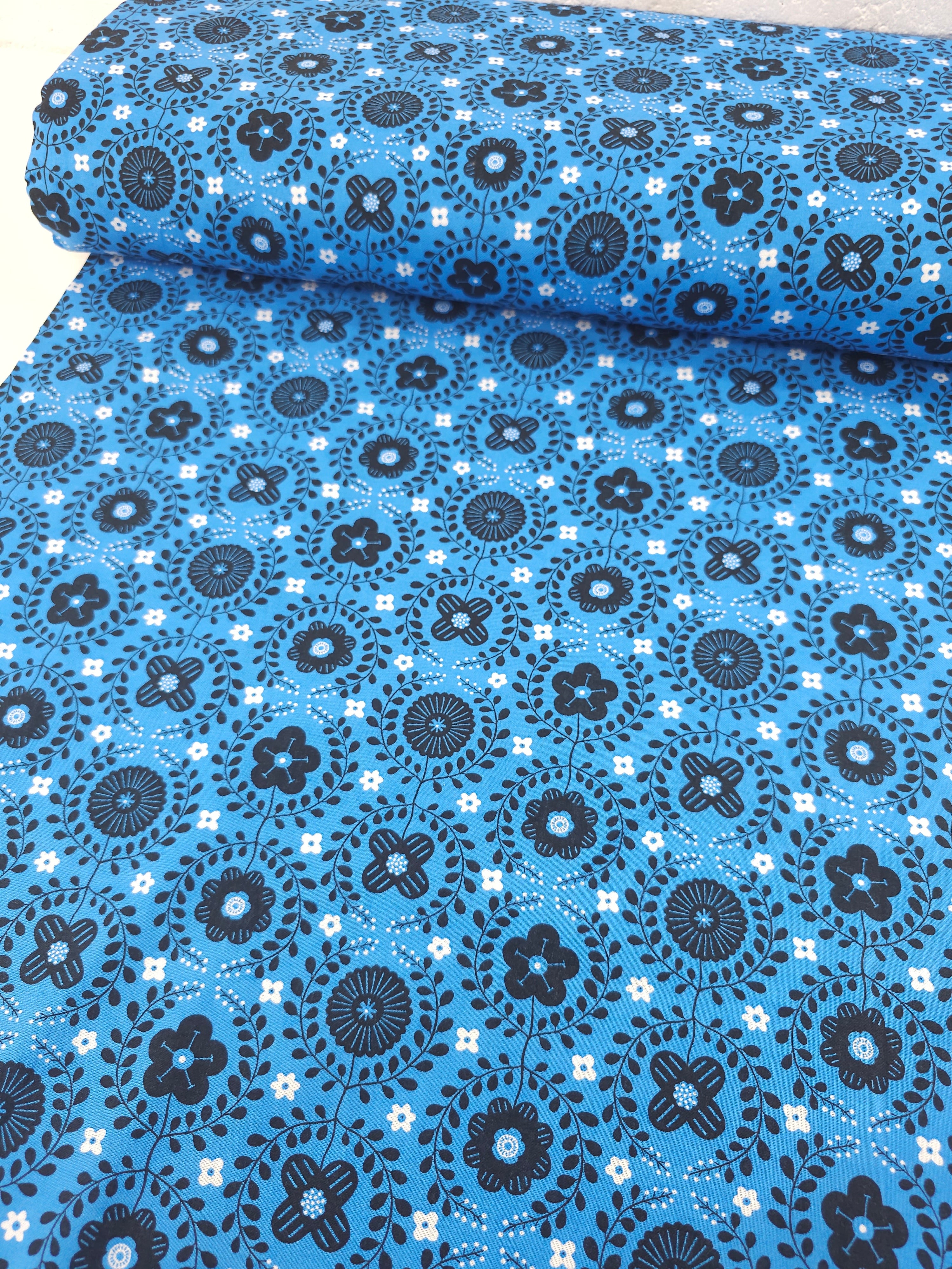 Blue/Black Abstract Flower Wreath 100% Cotton