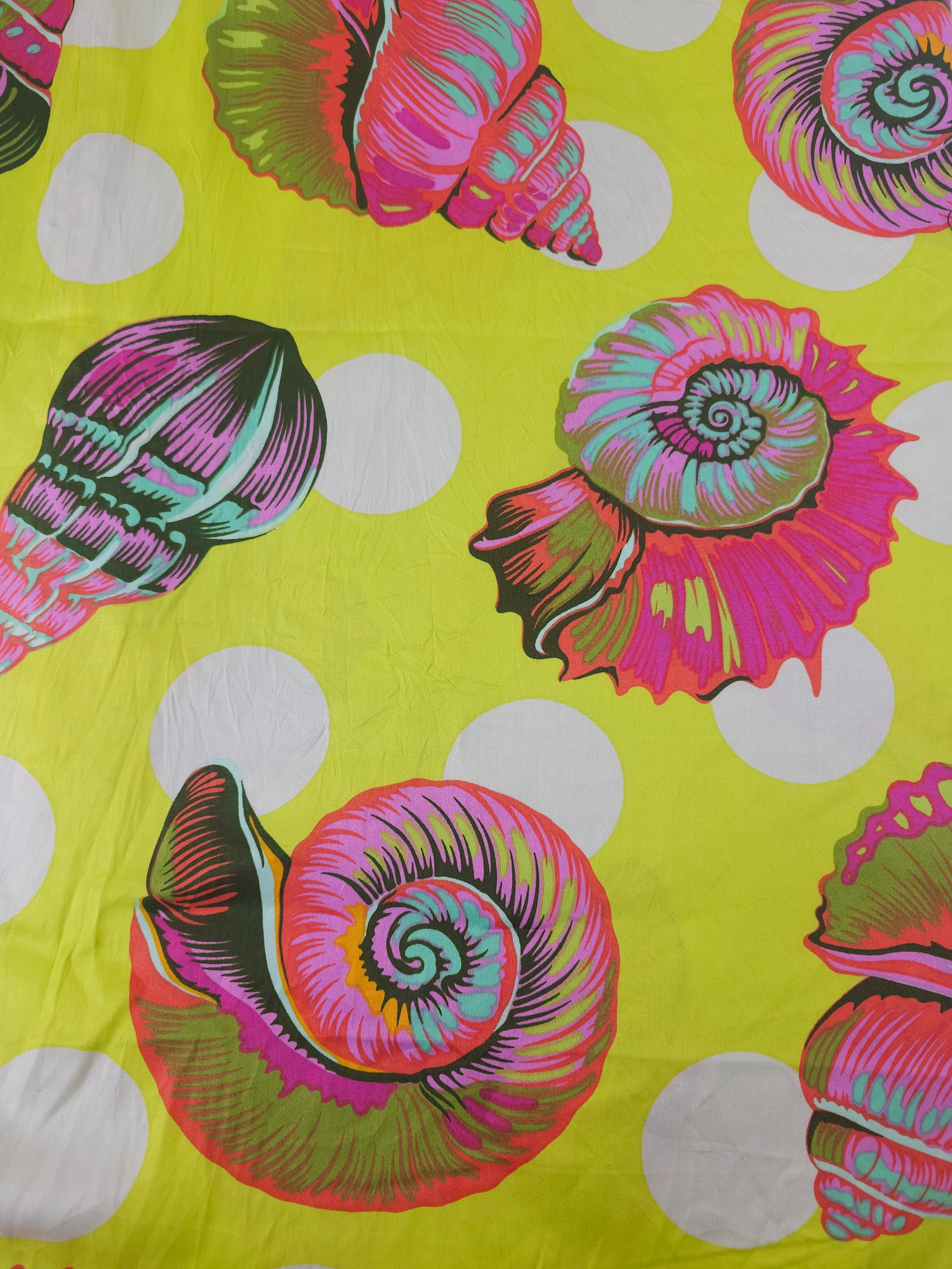 Yellow spotted shell Cotton sateen- 1.8m piece