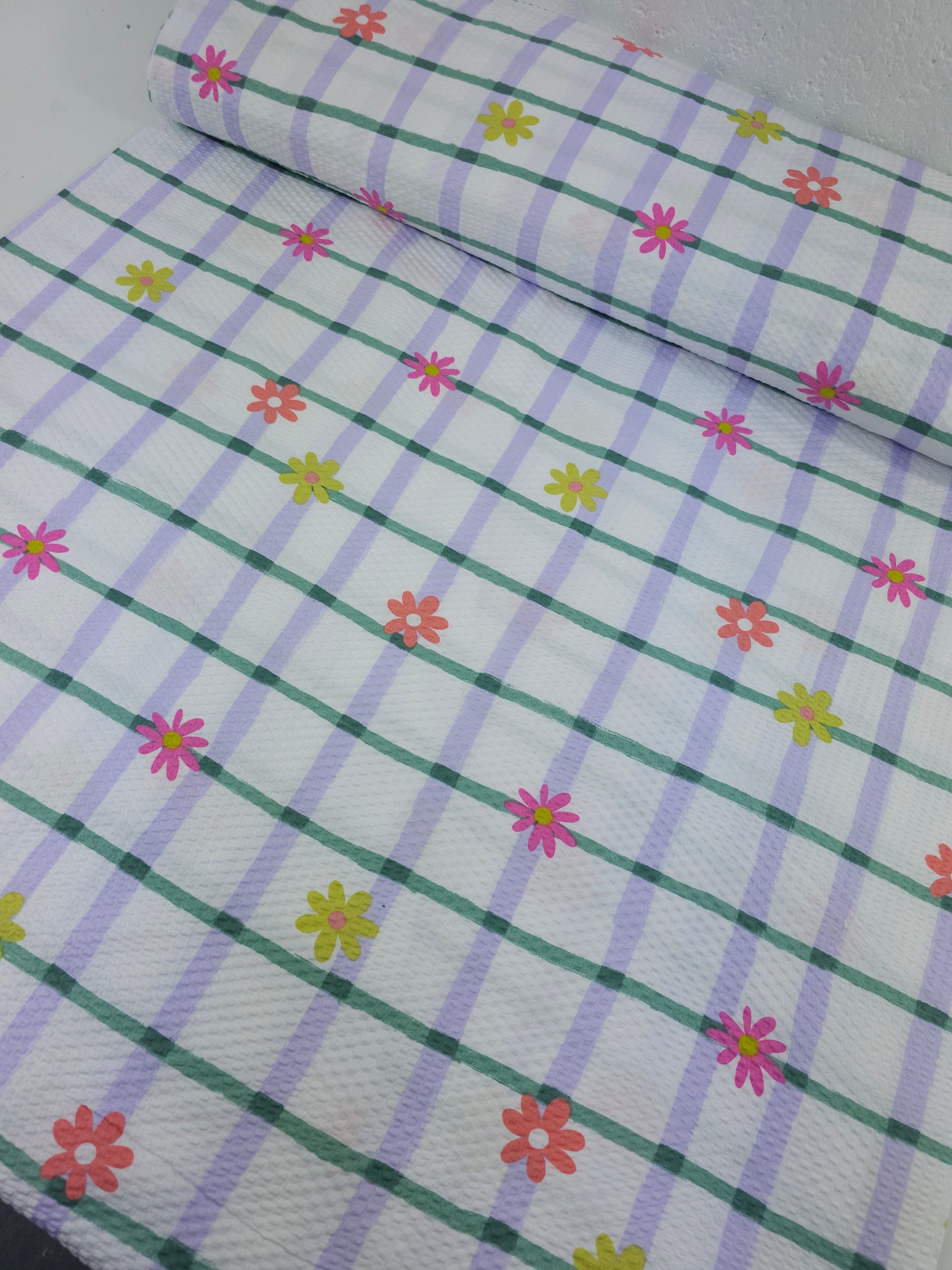 Daisy Check Poly Cotton SeerSucker 114" *EXTRA WIDE*