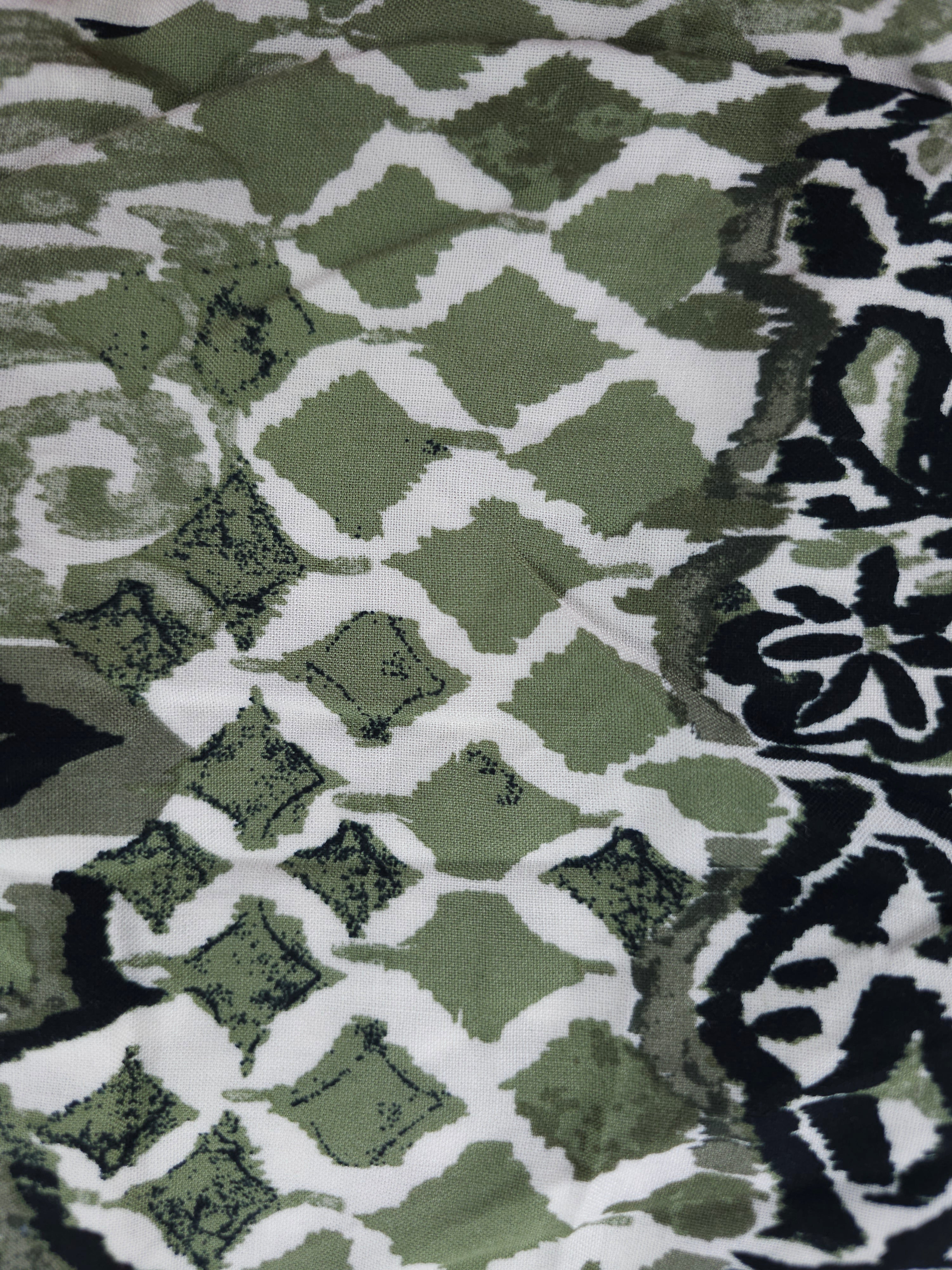 Olive layered pattern Cotton- 1m