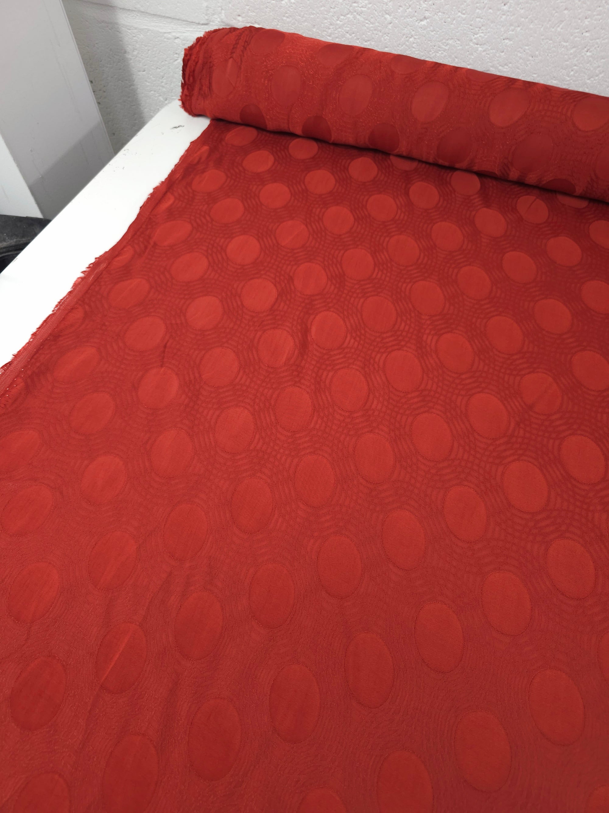 Rustic Brick Circle Chain Satin Jacquard