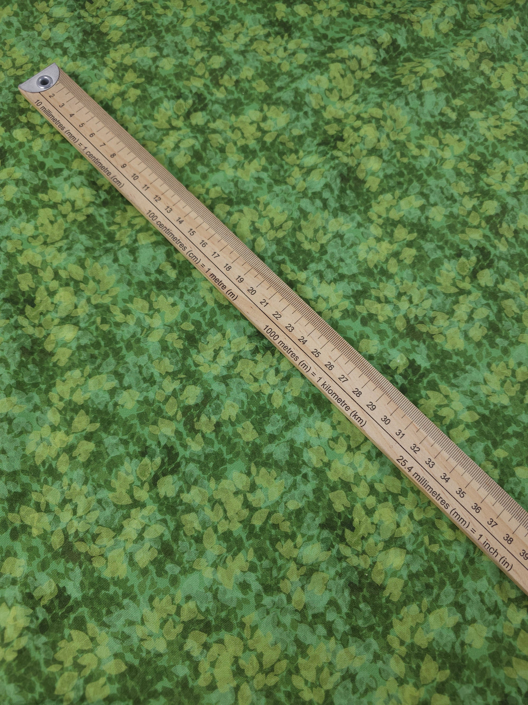 Vintage Green Leaf Field 100% Cotton