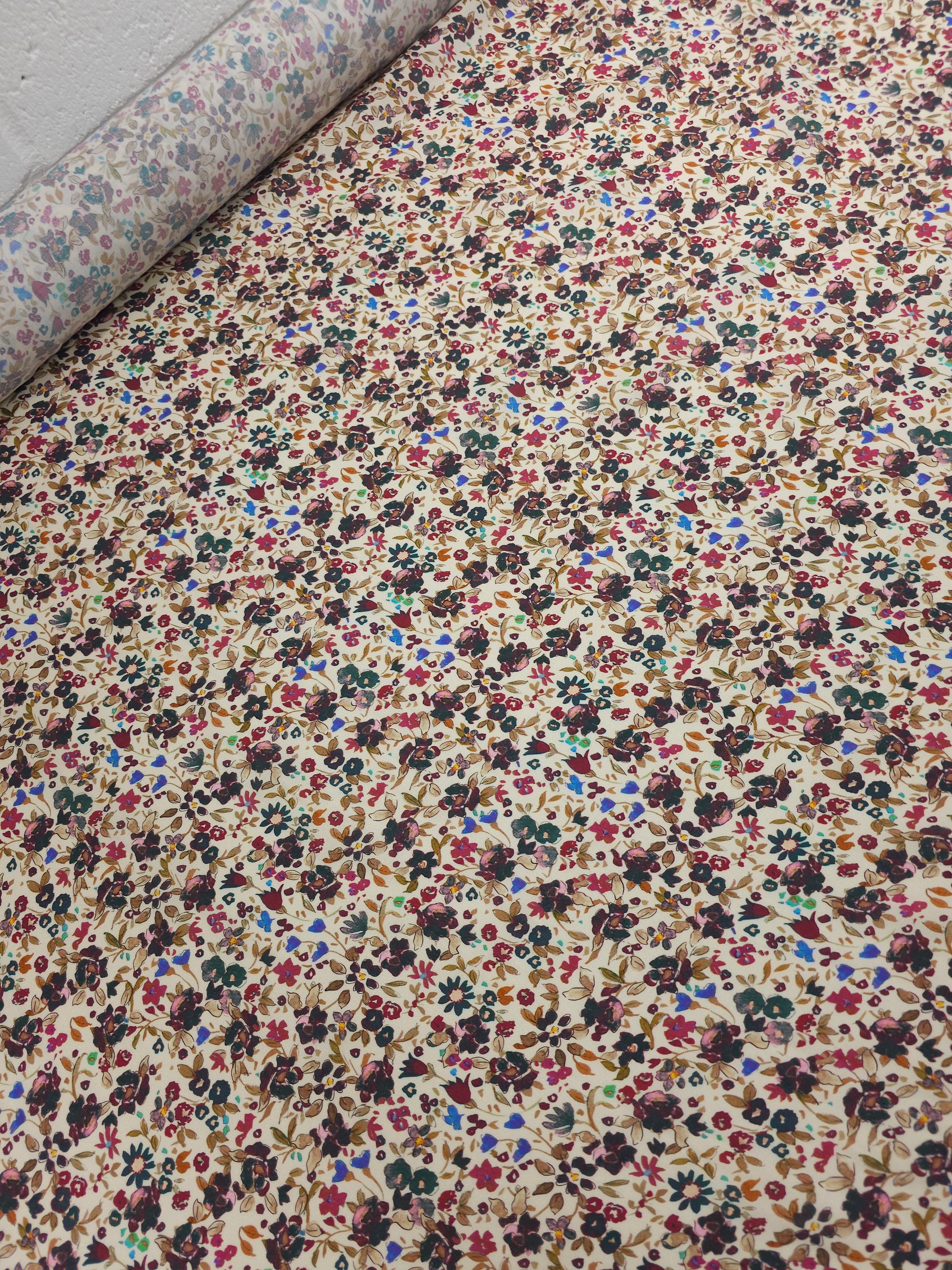 Vintage Ditsy Floral Viscose Challis