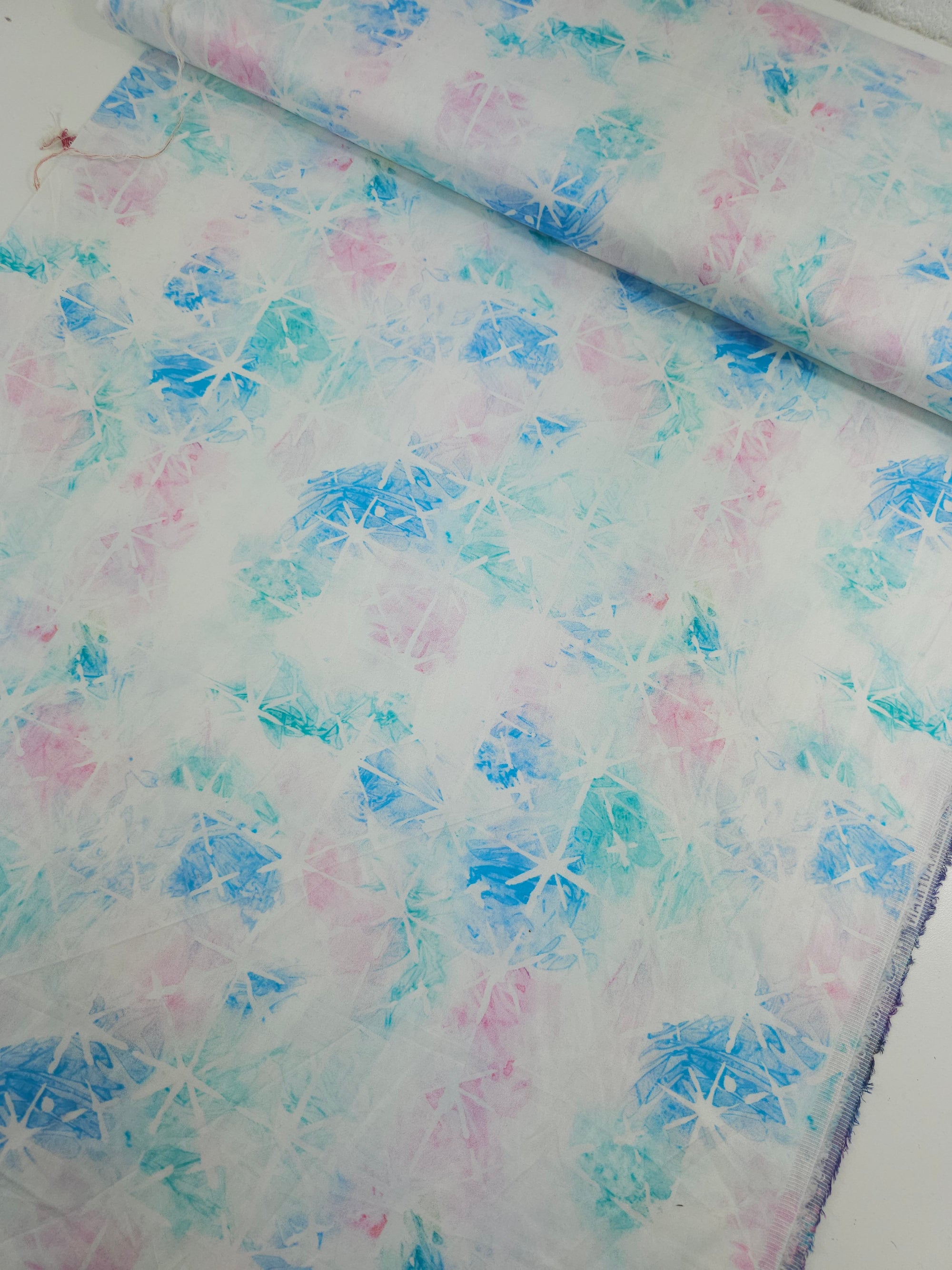 Blue/Pink Breeze Starlight Cotton Sateen - Robert Kaufman