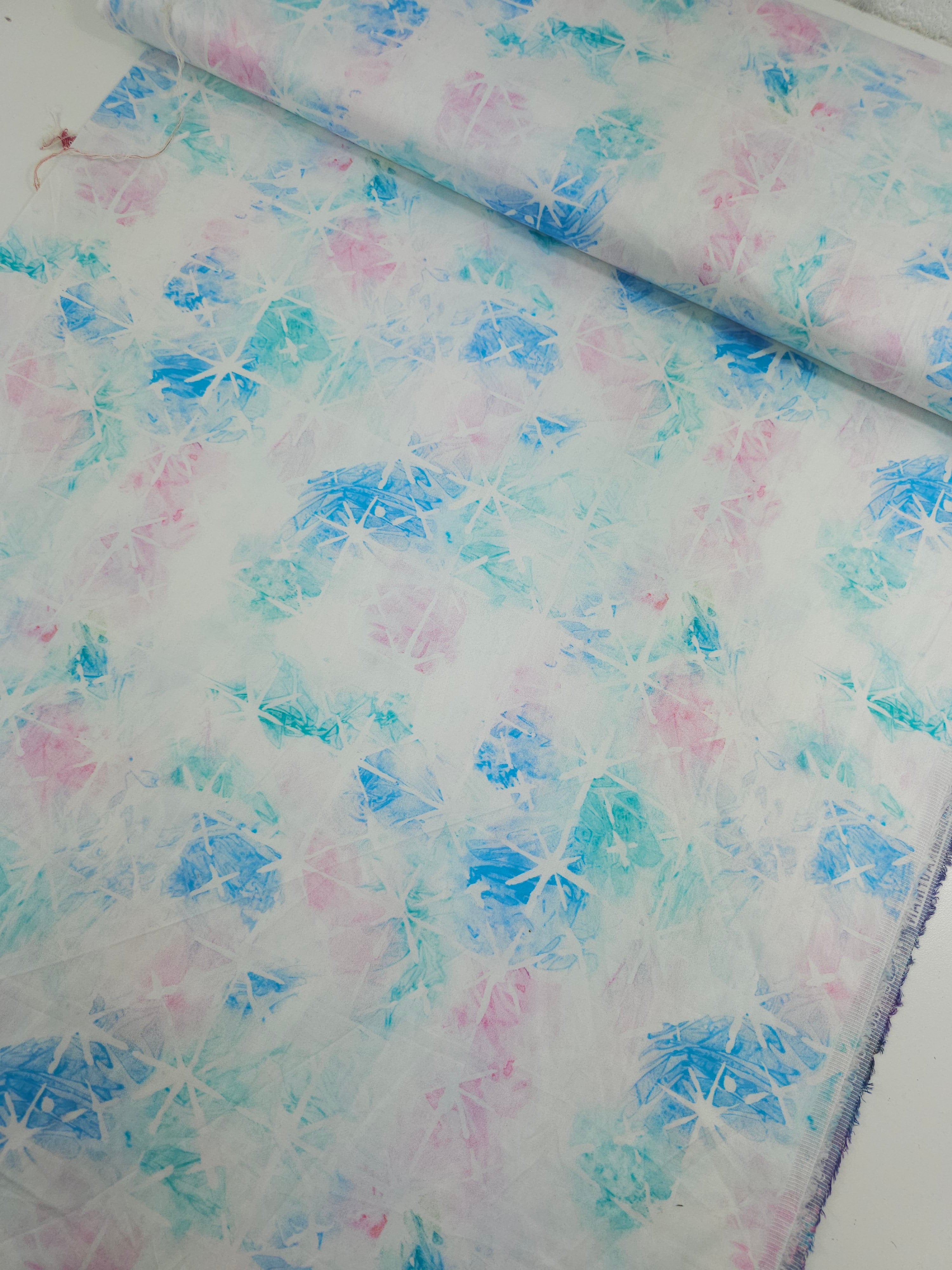 Blue/Pink Breeze Starlight Cotton Sateen - Robert Kaufman