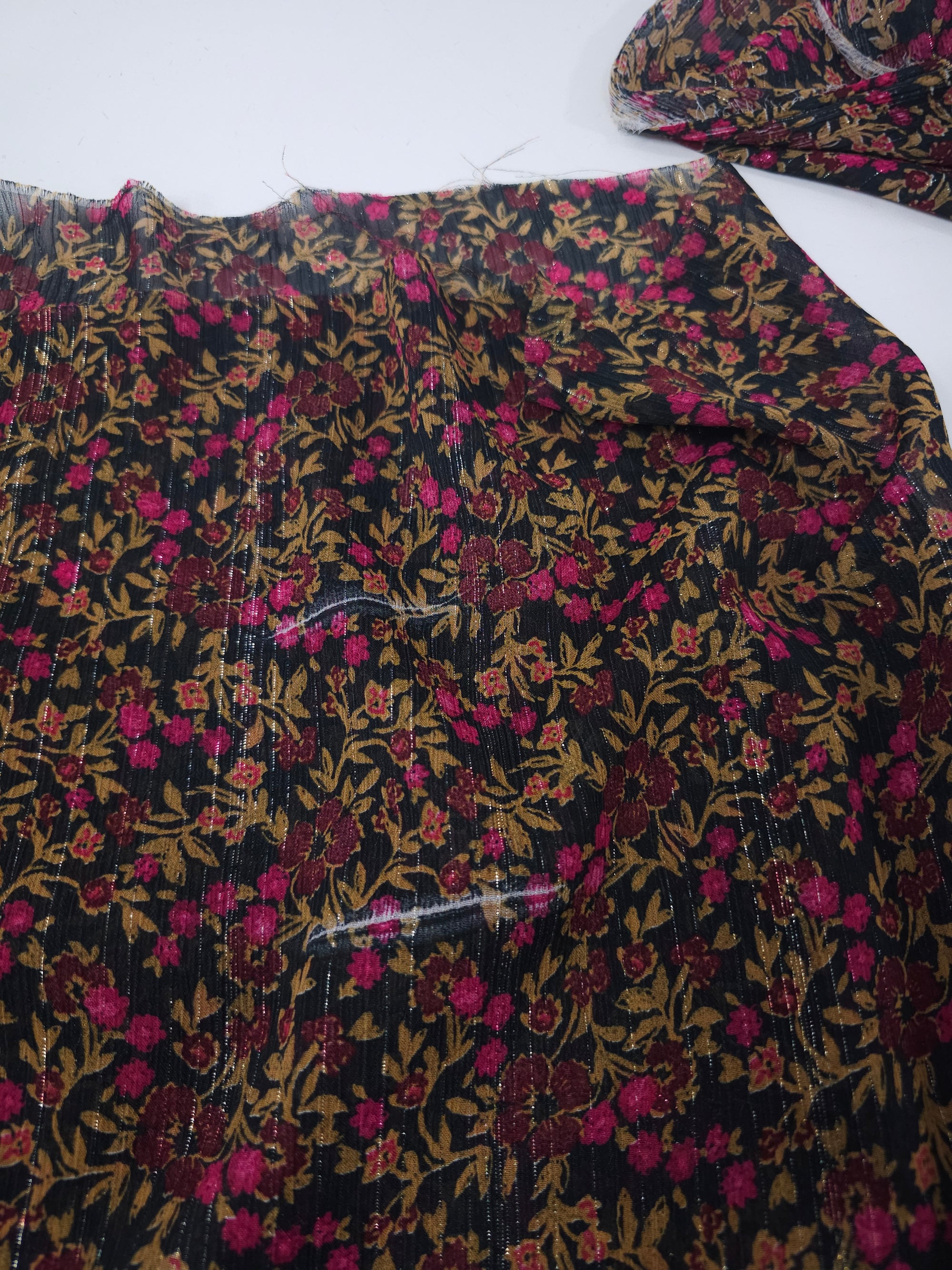 Berry Patch Sparkle Poly Georgette (Various Sizes)