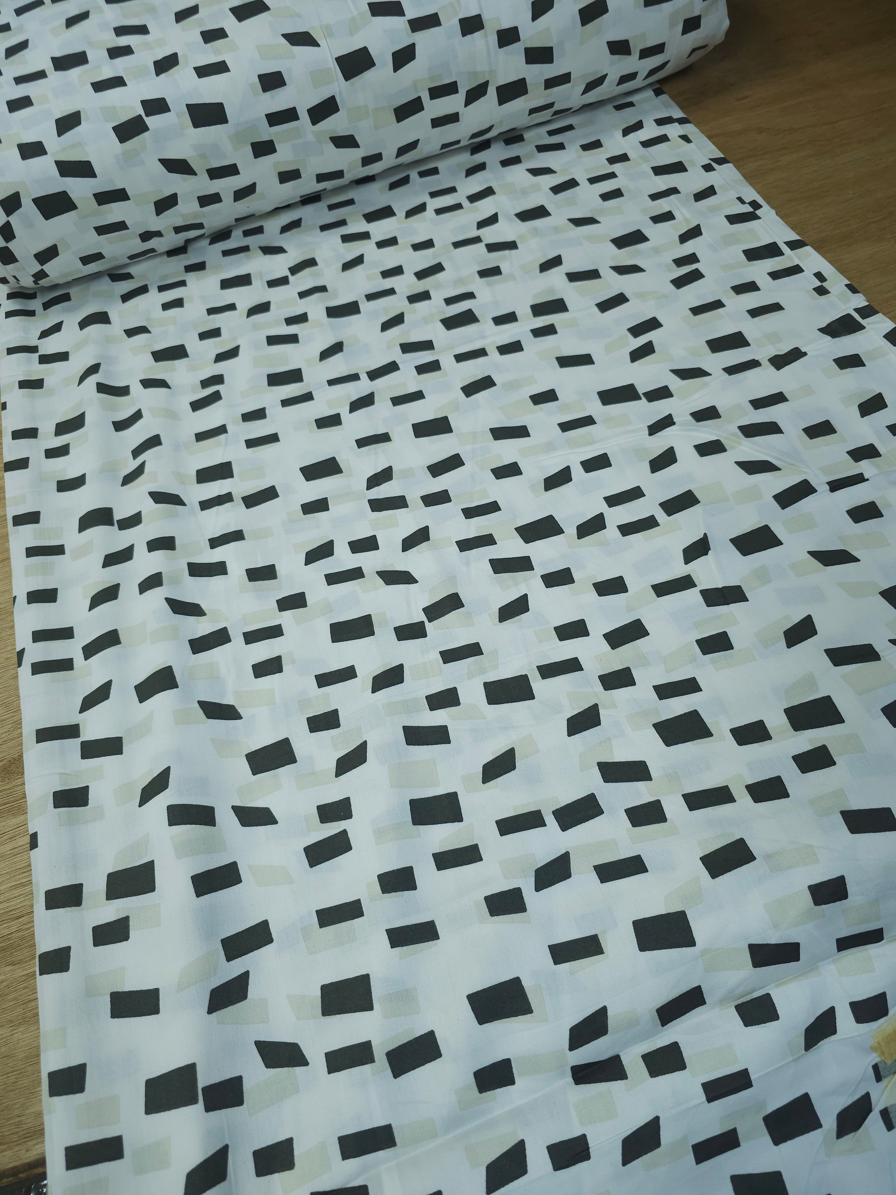 Black/Off-White Confetti Cotton Sateen 86"