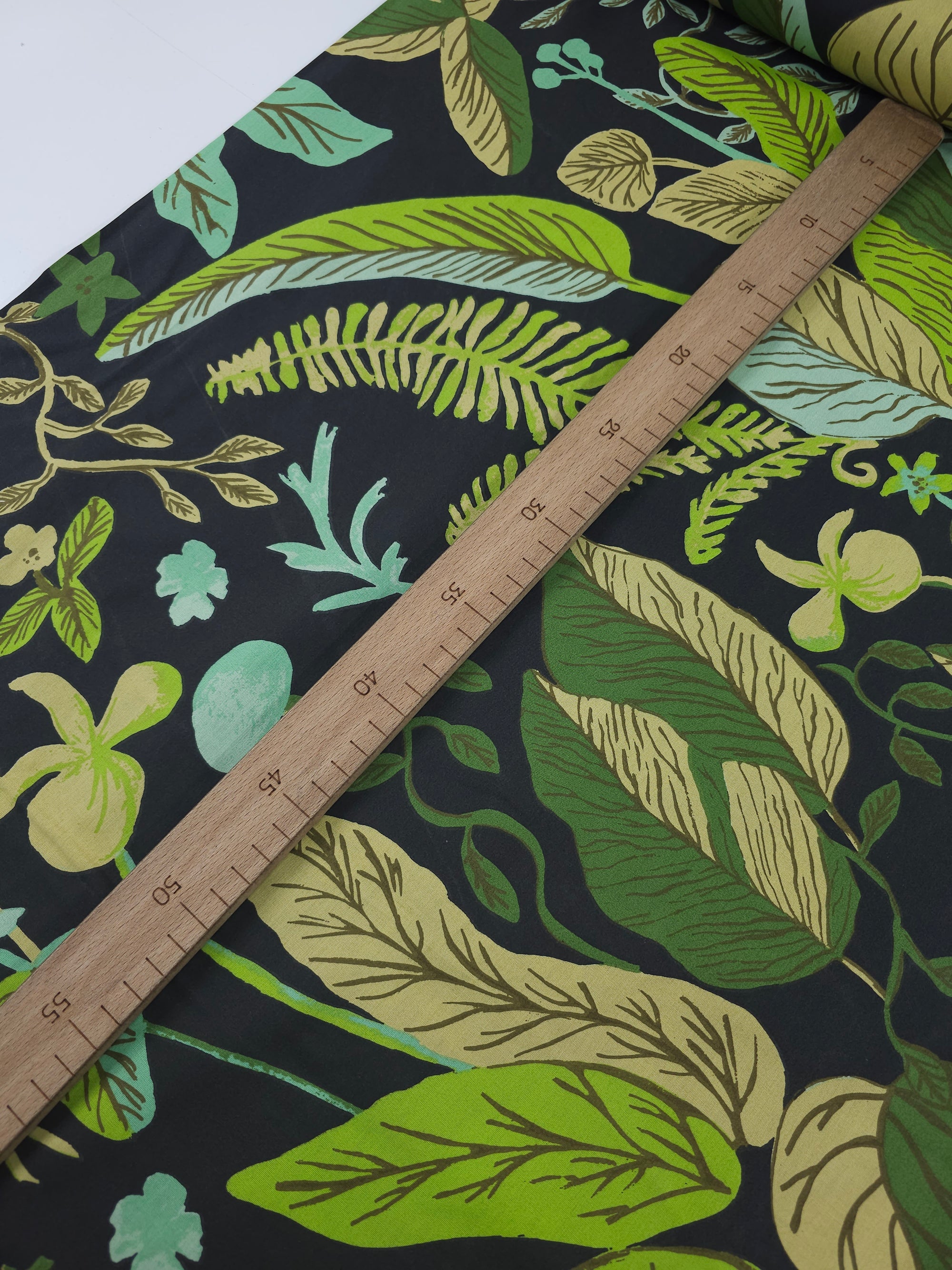 Ivy Leaf Greenery 100% Cotton 98” *EXTRA WIDE*