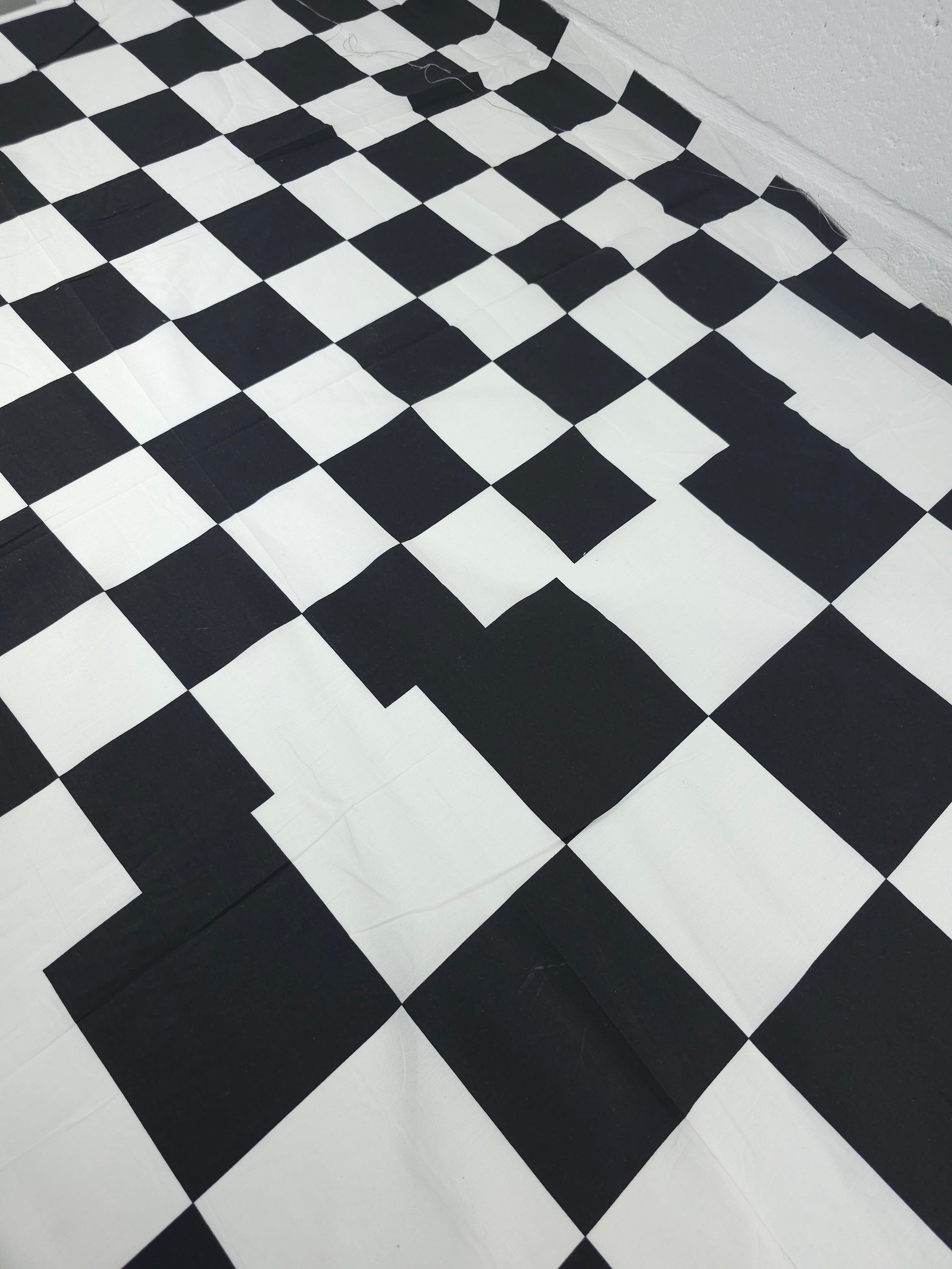 Black/White Big To Small Check Transition 100% Cotton 98" *EXTRA WIDE*