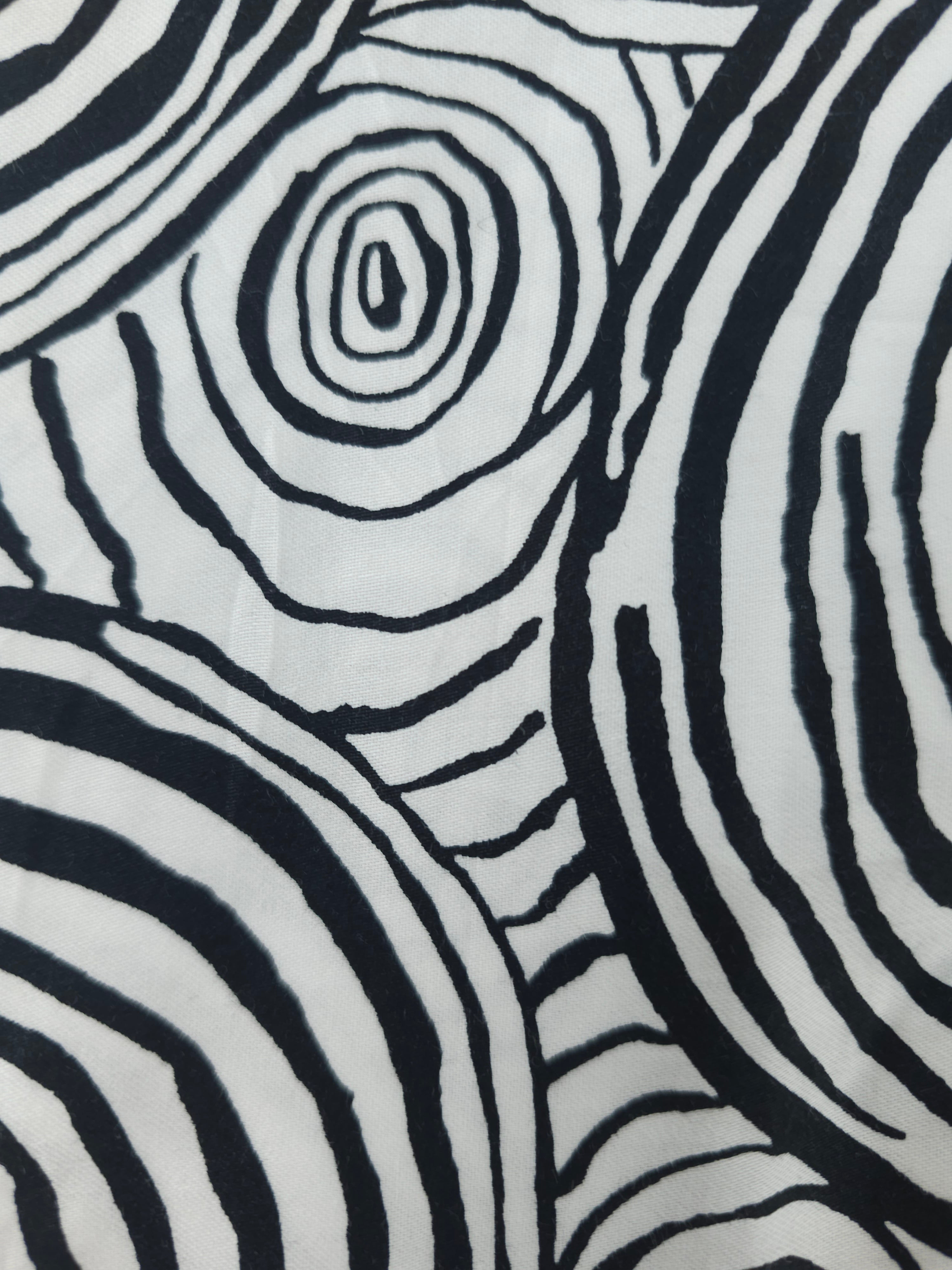 Circles Cotton sateen- 1.9m piece