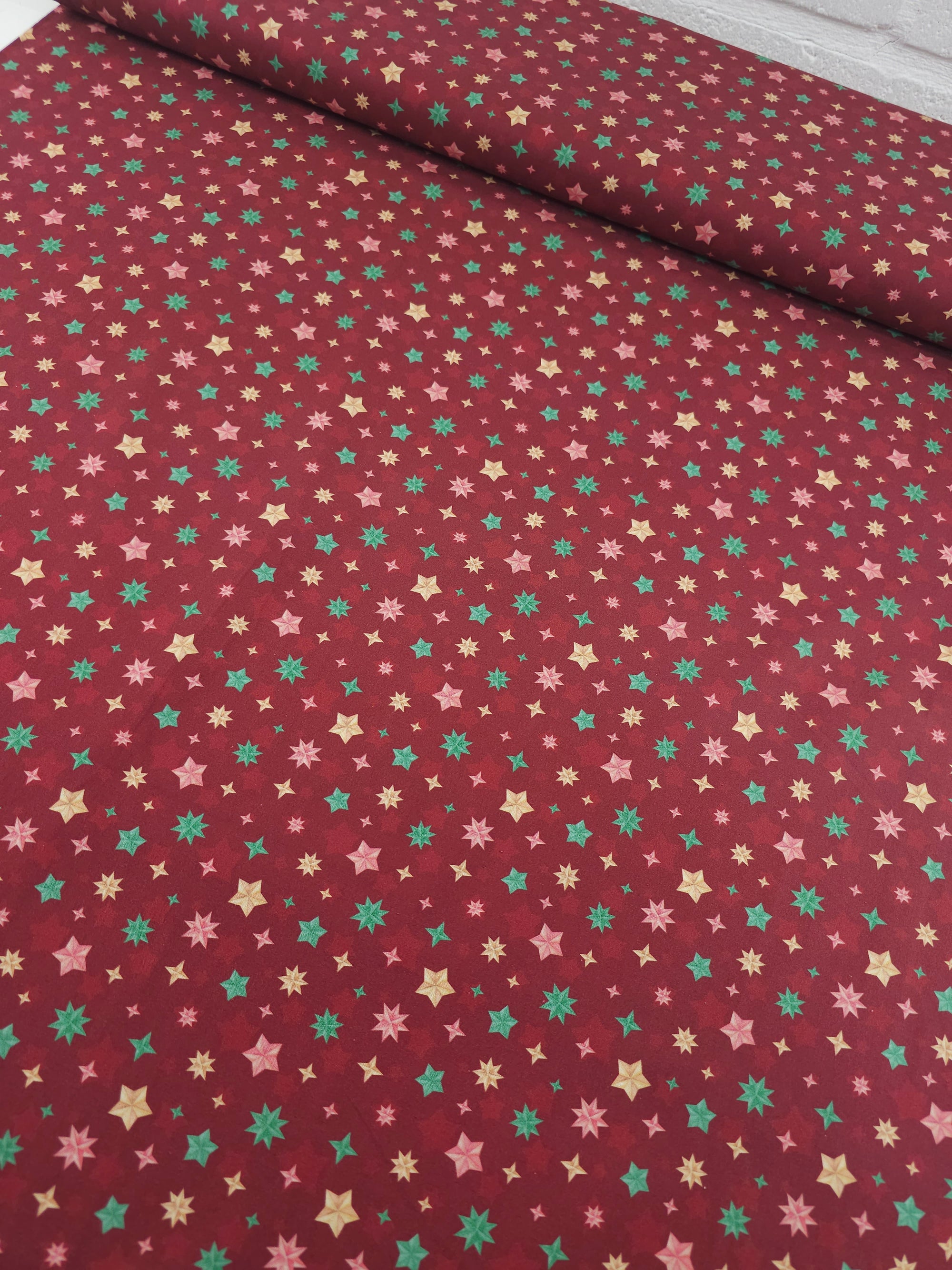 Festive Diamond Star 100% Cotton 60"