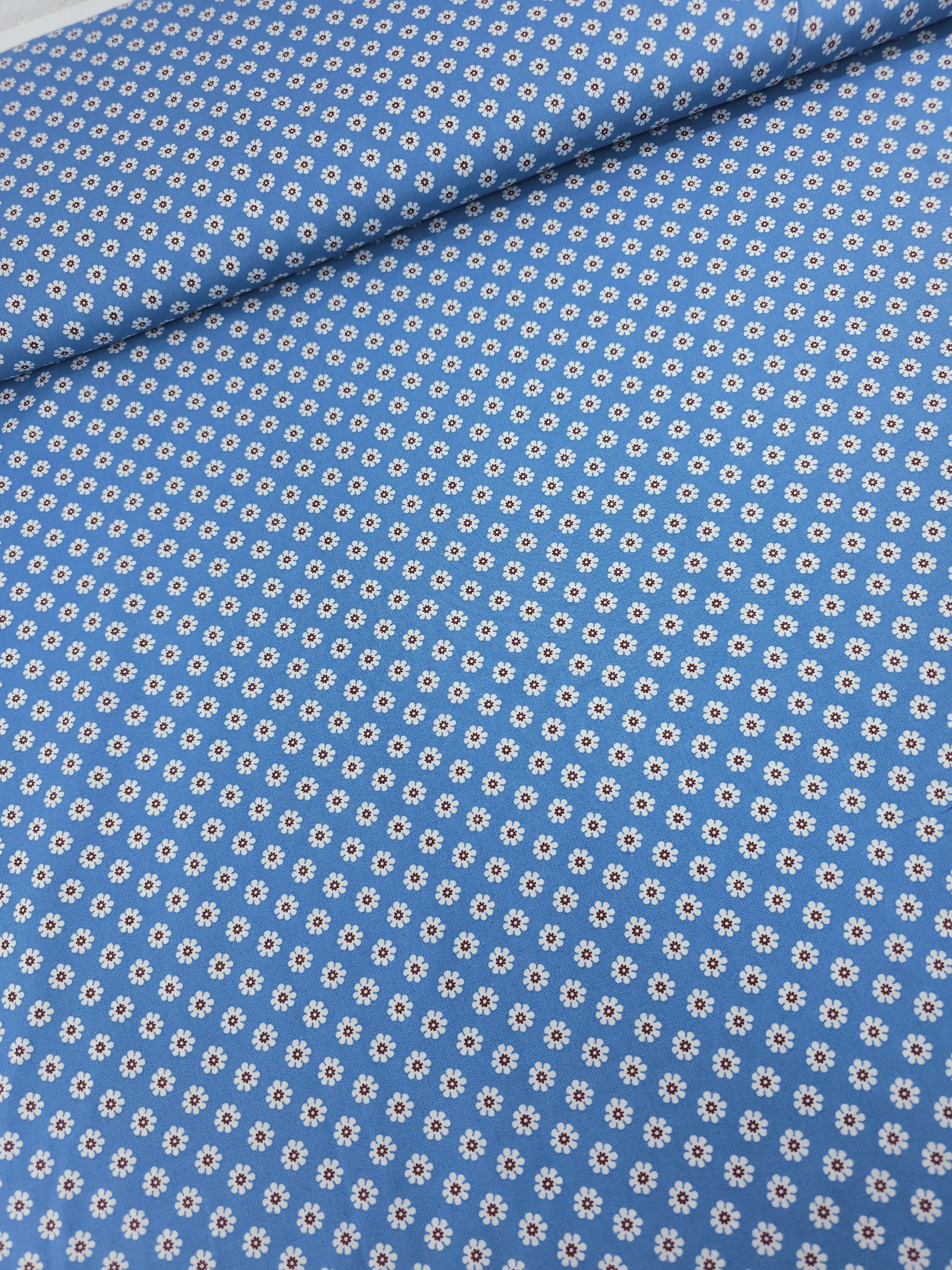 Powder Blue Mini Vintage Daisy 100% Cotton 60"