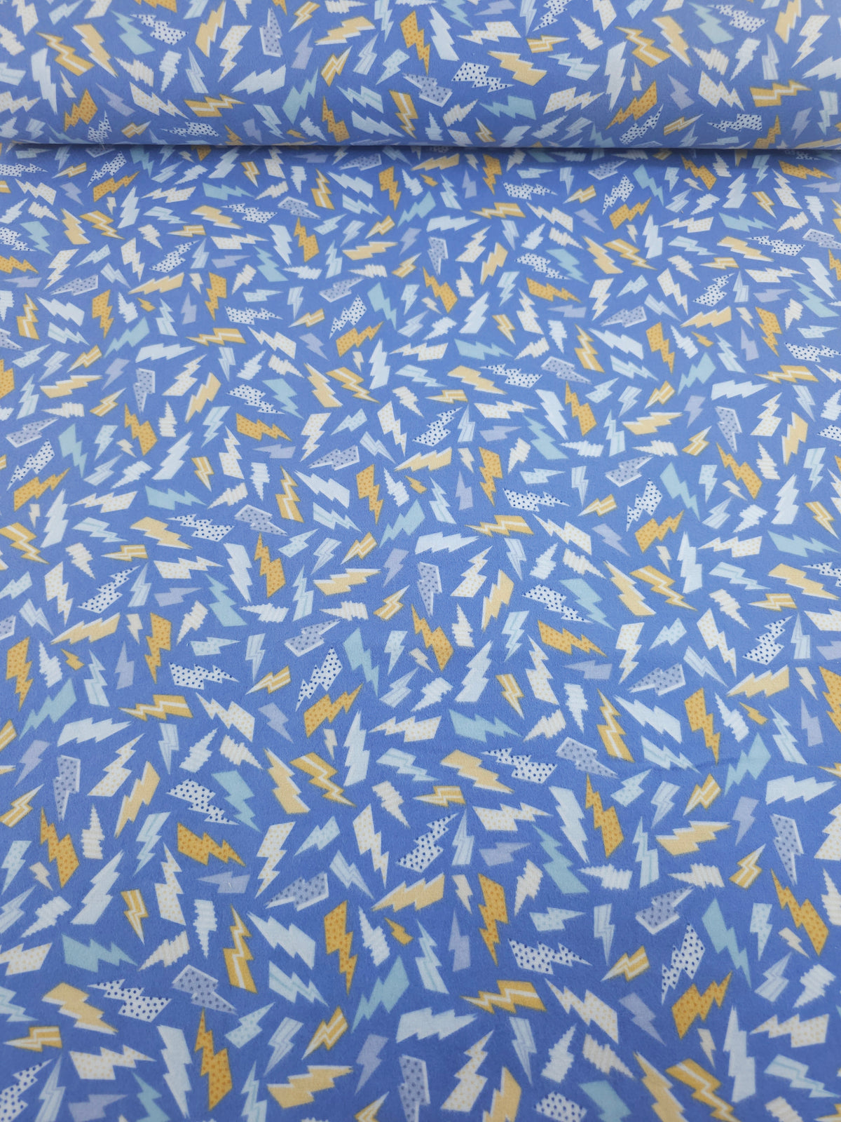 Lightning Bolts Lightweight Flannel Cotton - Robert Kaufman
