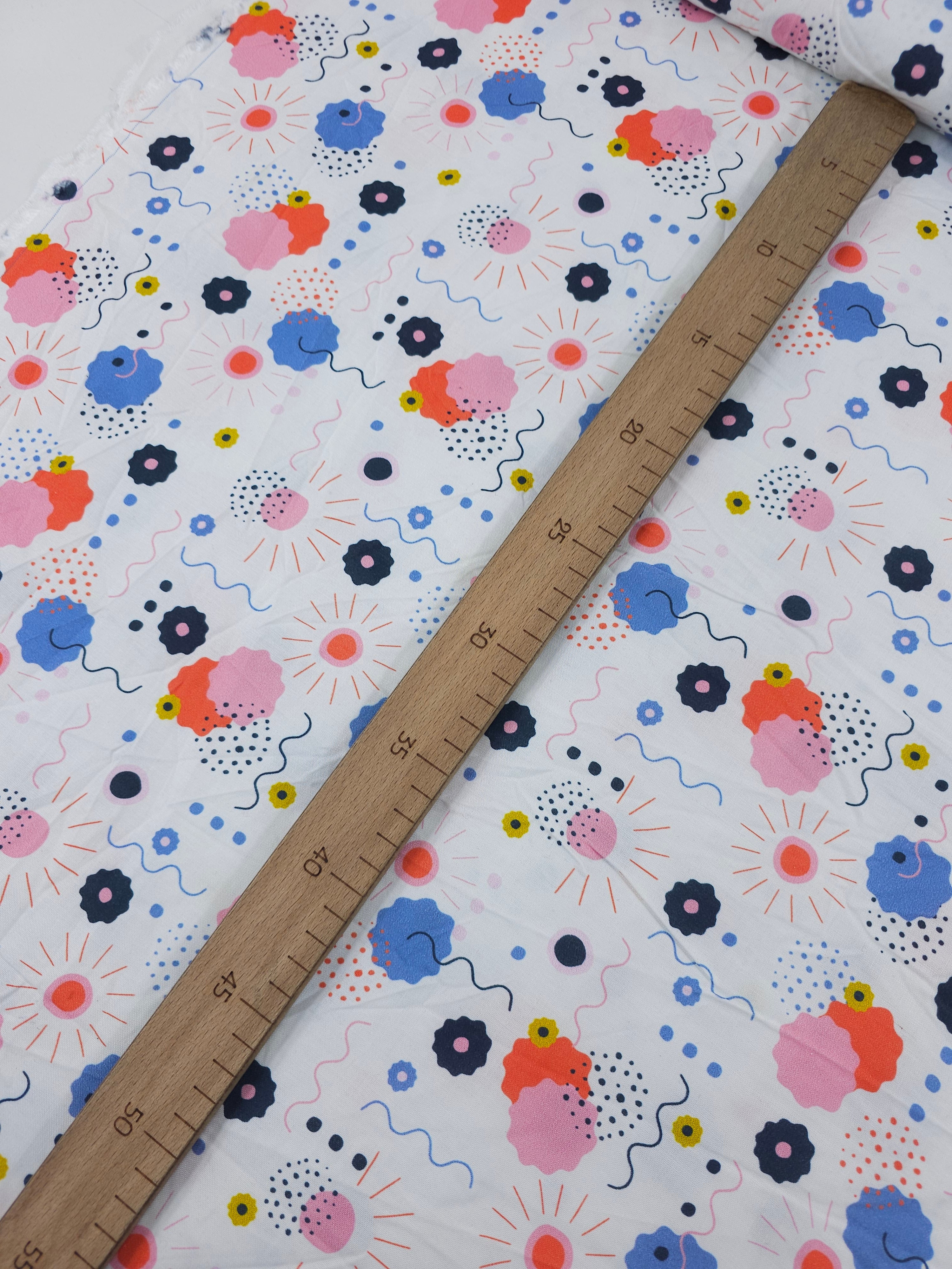 Abstract Squiggle Puff 100% Cotton