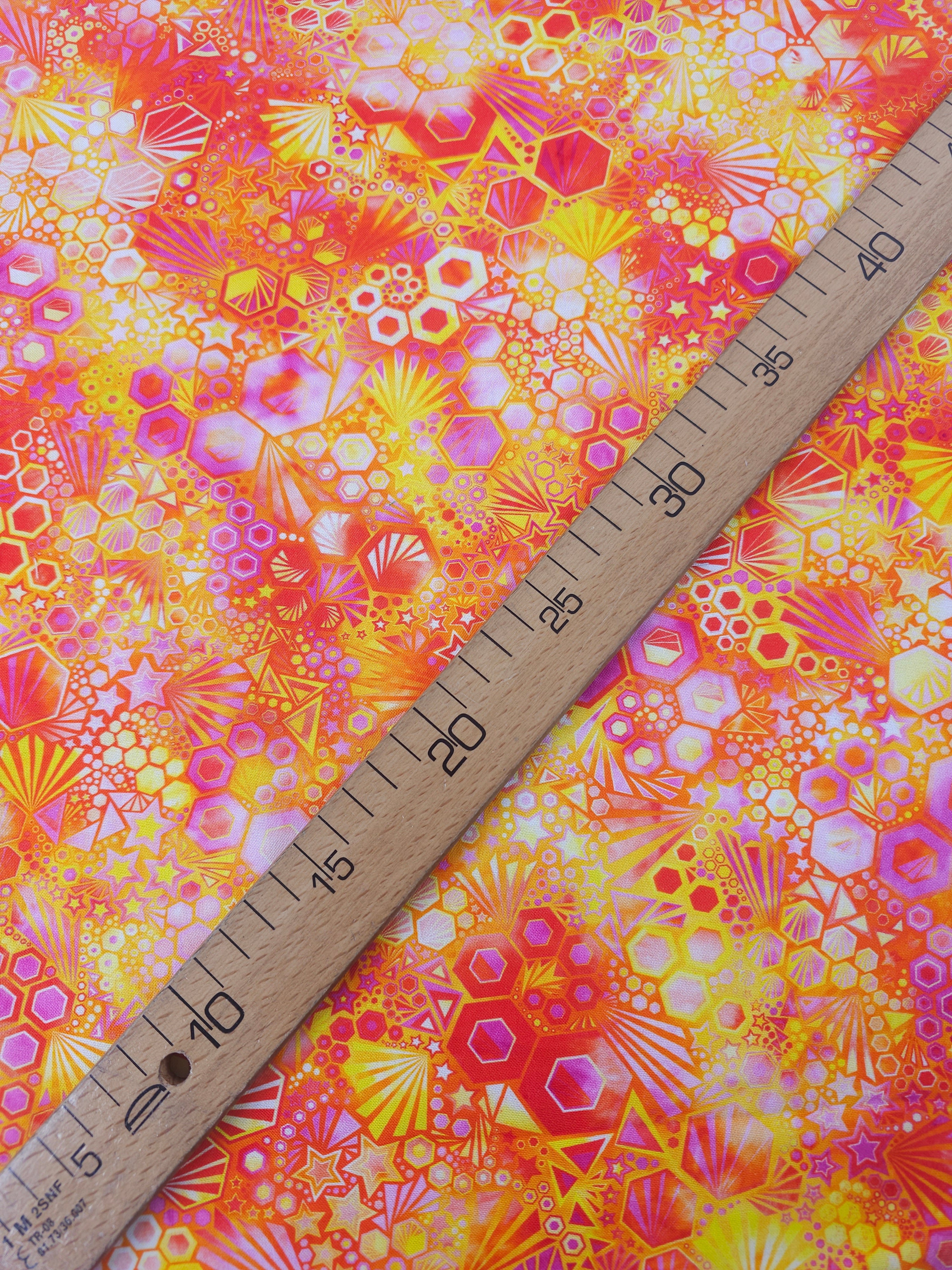 Orange/Pink Star Phantasma 100% Cotton - Robert Kaufman