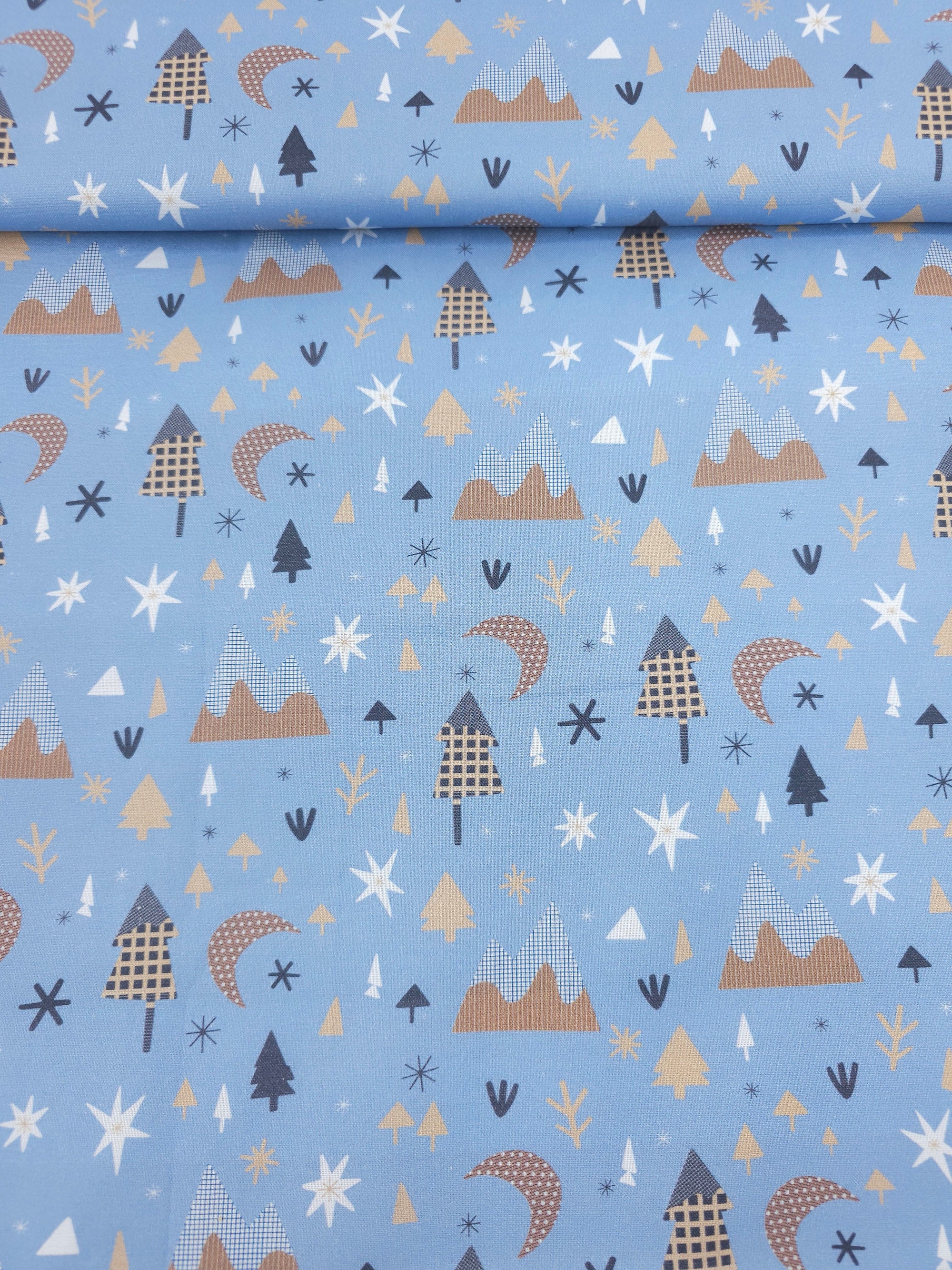 Festive Mountain Peak 100% Cotton