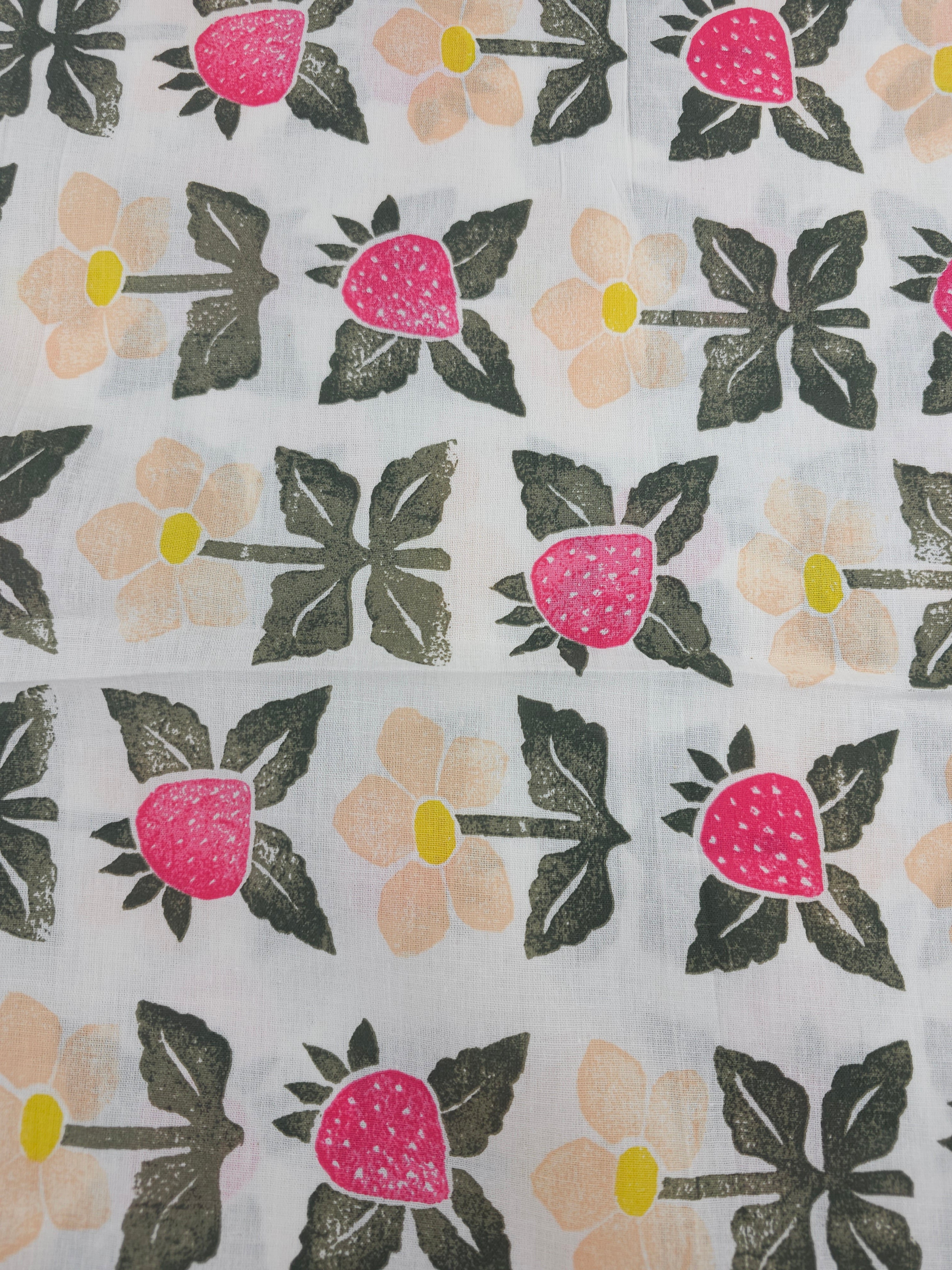 Strawberry Daisy 100% Cotton 118” - Urban Outfitters *EXTRA WIDE*
