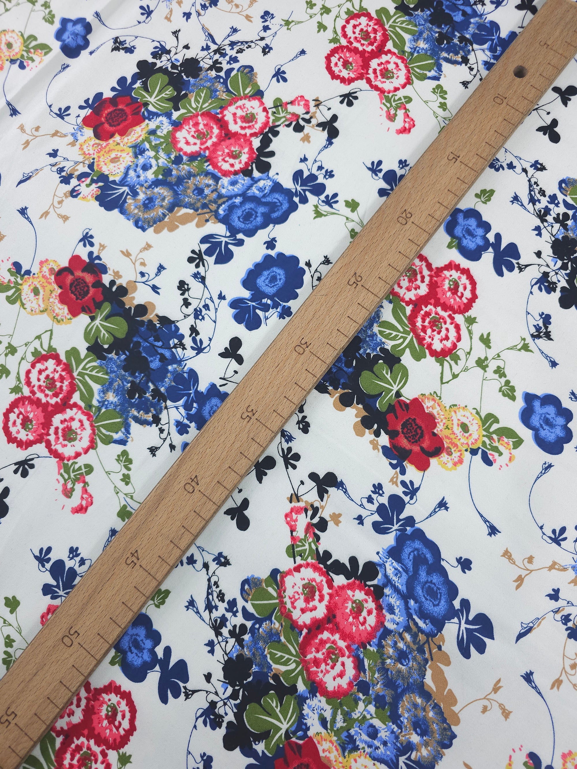 Floral Bunch Lightweight Cotton Sateen Twill
