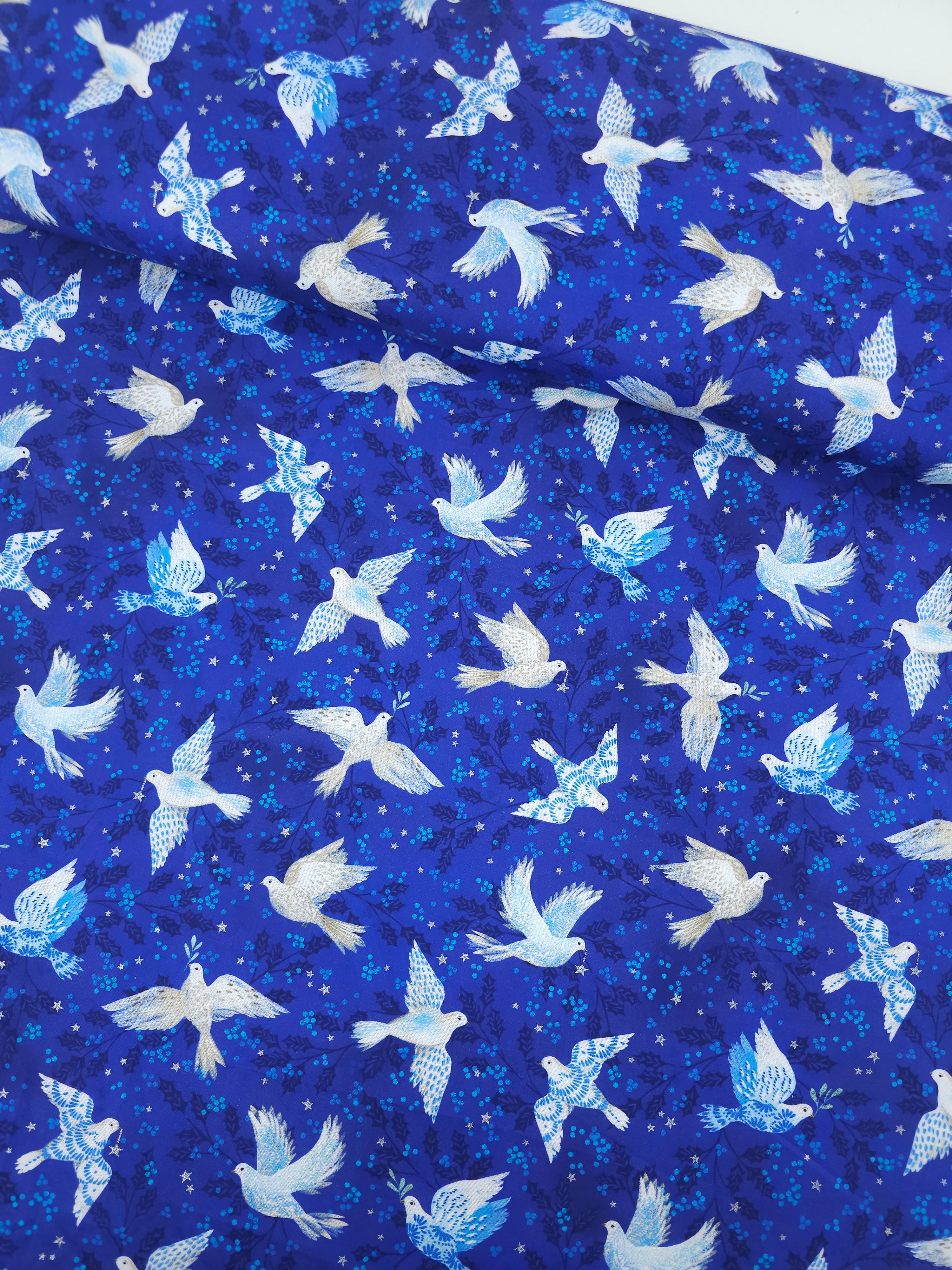 Blue Star Dove 100% Cotton- Robert Kaufman