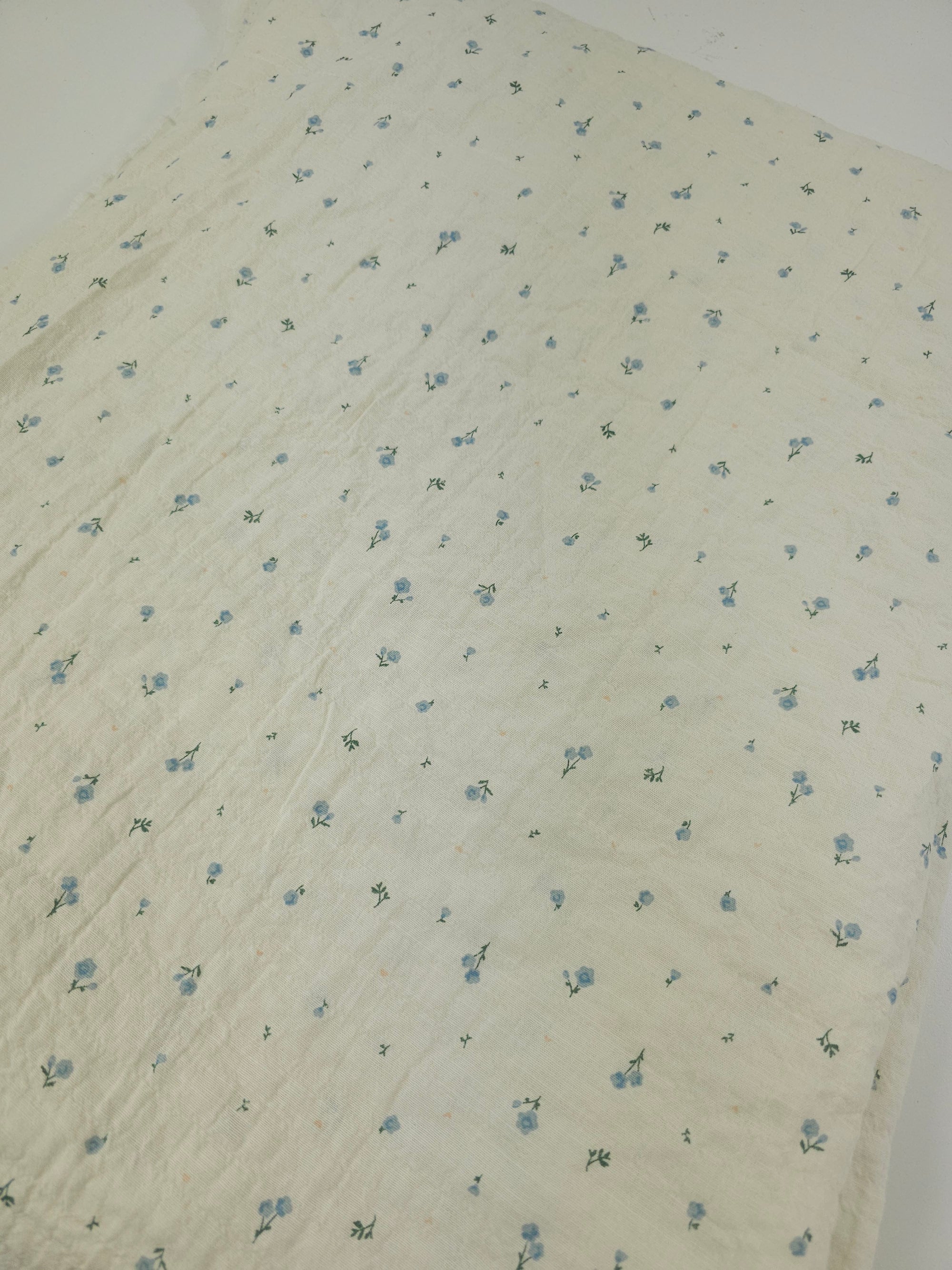 Blue/Cream Ditsy Flower Cotton Muslin (Various Sizes)